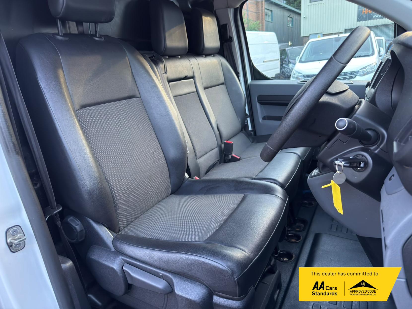 2020 Vauxhall Vivaro 1.5 Turbo D 2900 Sportive Panel Van 5dr Diesel Manual L2 H1 Euro 6 (s/s) (100 ps) - Thumbnail 13