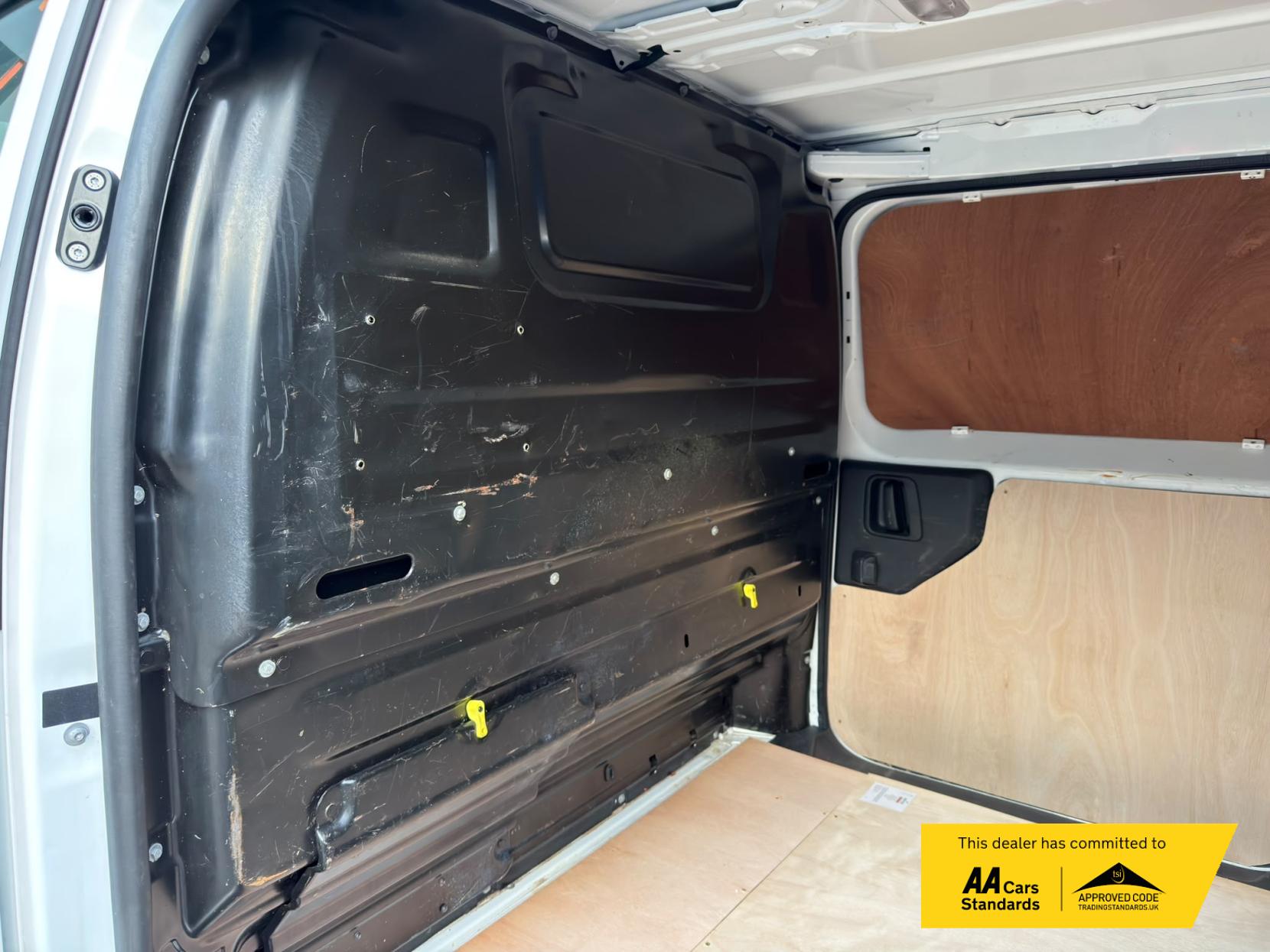 2020 Vauxhall Vivaro 1.5 Turbo D 2900 Sportive Panel Van 5dr Diesel Manual L2 H1 Euro 6 (s/s) (100 ps) - Thumbnail 28