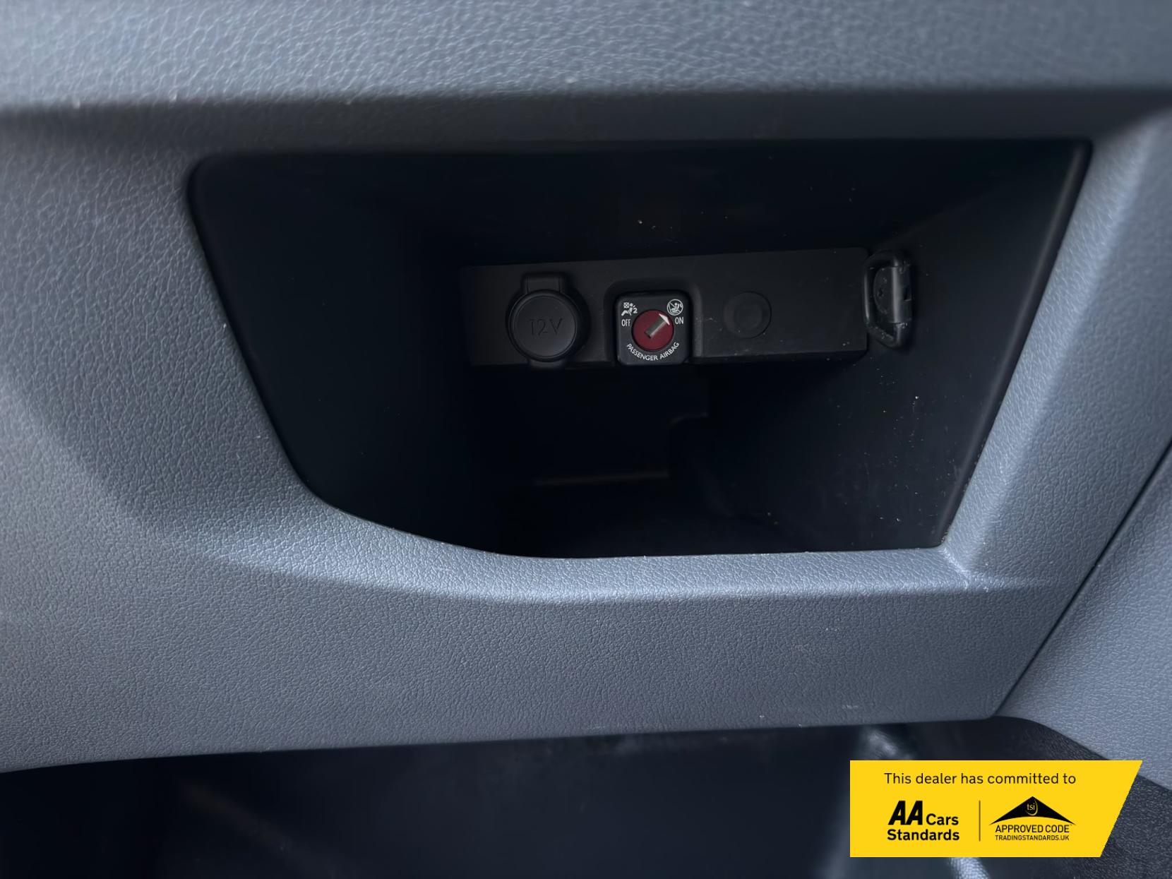 2020 Vauxhall Vivaro 1.5 Turbo D 2900 Sportive Panel Van 5dr Diesel Manual L2 H1 Euro 6 (s/s) (100 ps) - Thumbnail 40