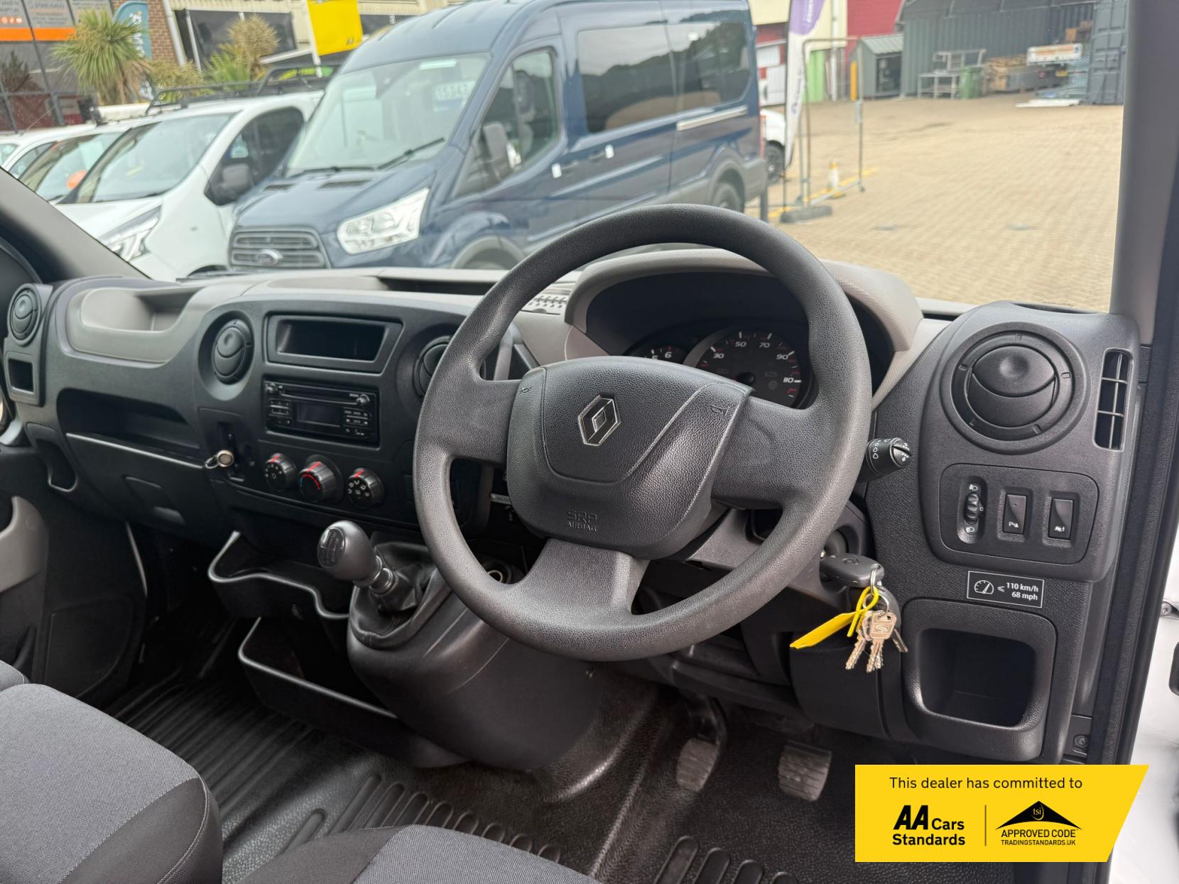 Renault Master 2.3 dCi ENERGY 35 Business Combi Van Double Cab 5dr Diesel Manual FWD MWB Medium Roof Euro 6 (s/s) (9 Seat) (145 ps)