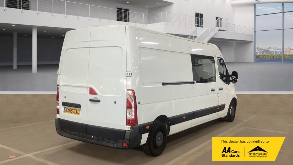 Renault Master 2.3 dCi ENERGY 35 Business Combi Van Double Cab 5dr Diesel Manual FWD MWB Medium Roof Euro 6 (s/s) (9 Seat) (145 ps)