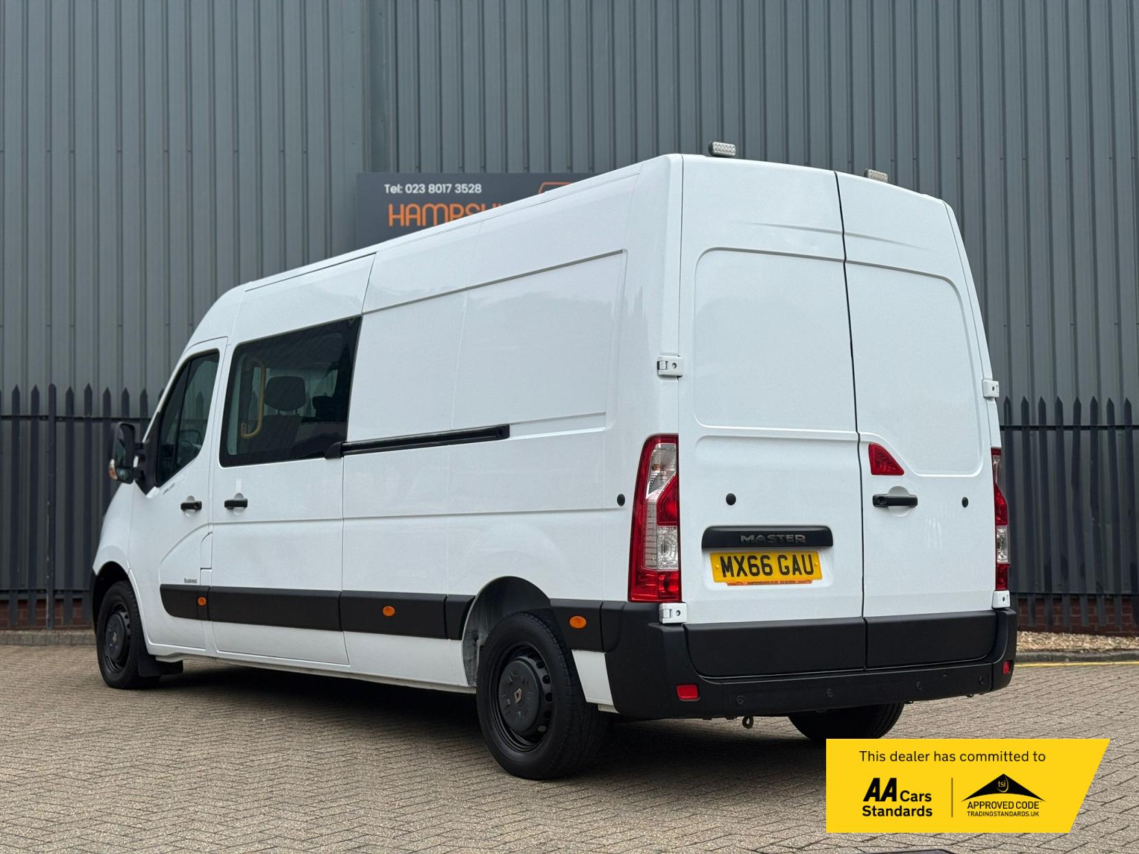 Renault Master 2.3 dCi ENERGY 35 Business Combi Van Double Cab 5dr Diesel Manual FWD MWB Medium Roof Euro 6 (s/s) (9 Seat) (145 ps)