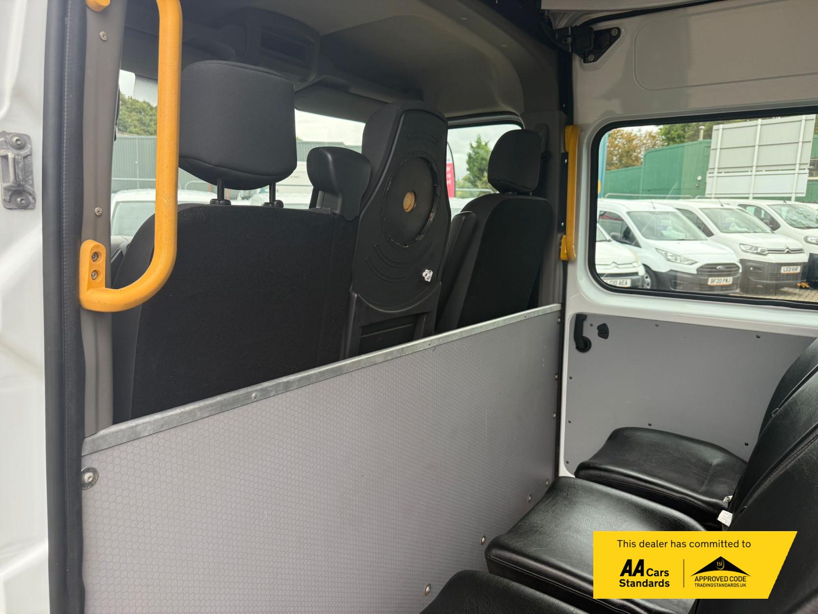 Renault Master 2.3 dCi ENERGY 35 Business Combi Van Double Cab 5dr Diesel Manual FWD MWB Medium Roof Euro 6 (s/s) (9 Seat) (145 ps)