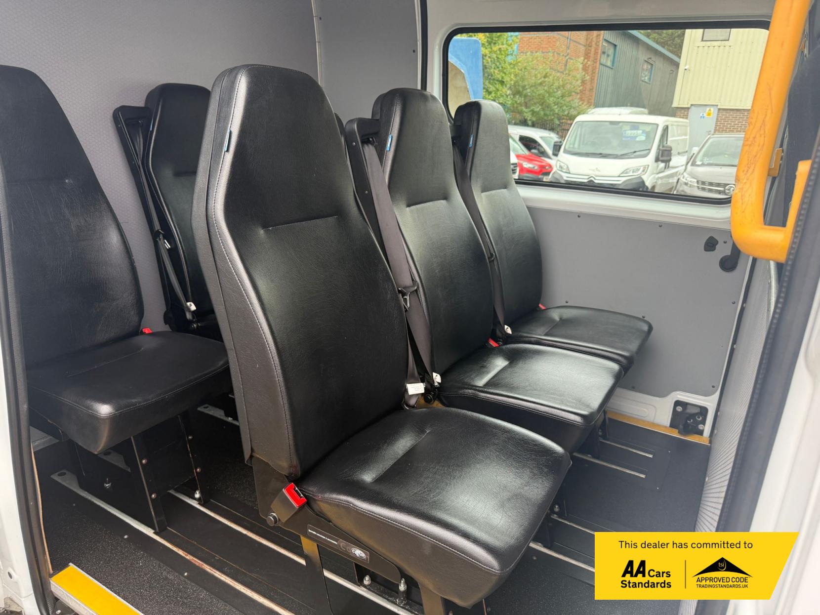 Renault Master 2.3 dCi ENERGY 35 Business Combi Van Double Cab 5dr Diesel Manual FWD MWB Medium Roof Euro 6 (s/s) (9 Seat) (145 ps)