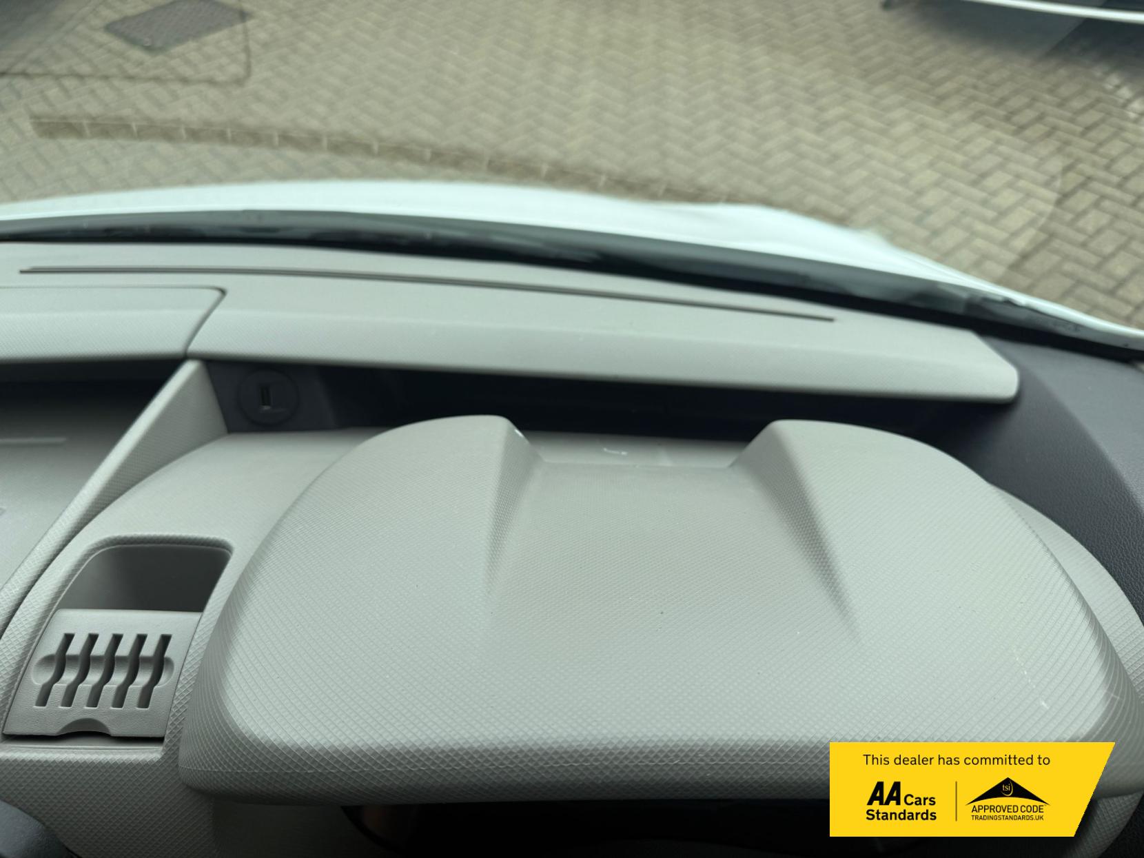 Renault Master 2.3 dCi ENERGY 35 Business Combi Van Double Cab 5dr Diesel Manual FWD MWB Medium Roof Euro 6 (s/s) (9 Seat) (145 ps)