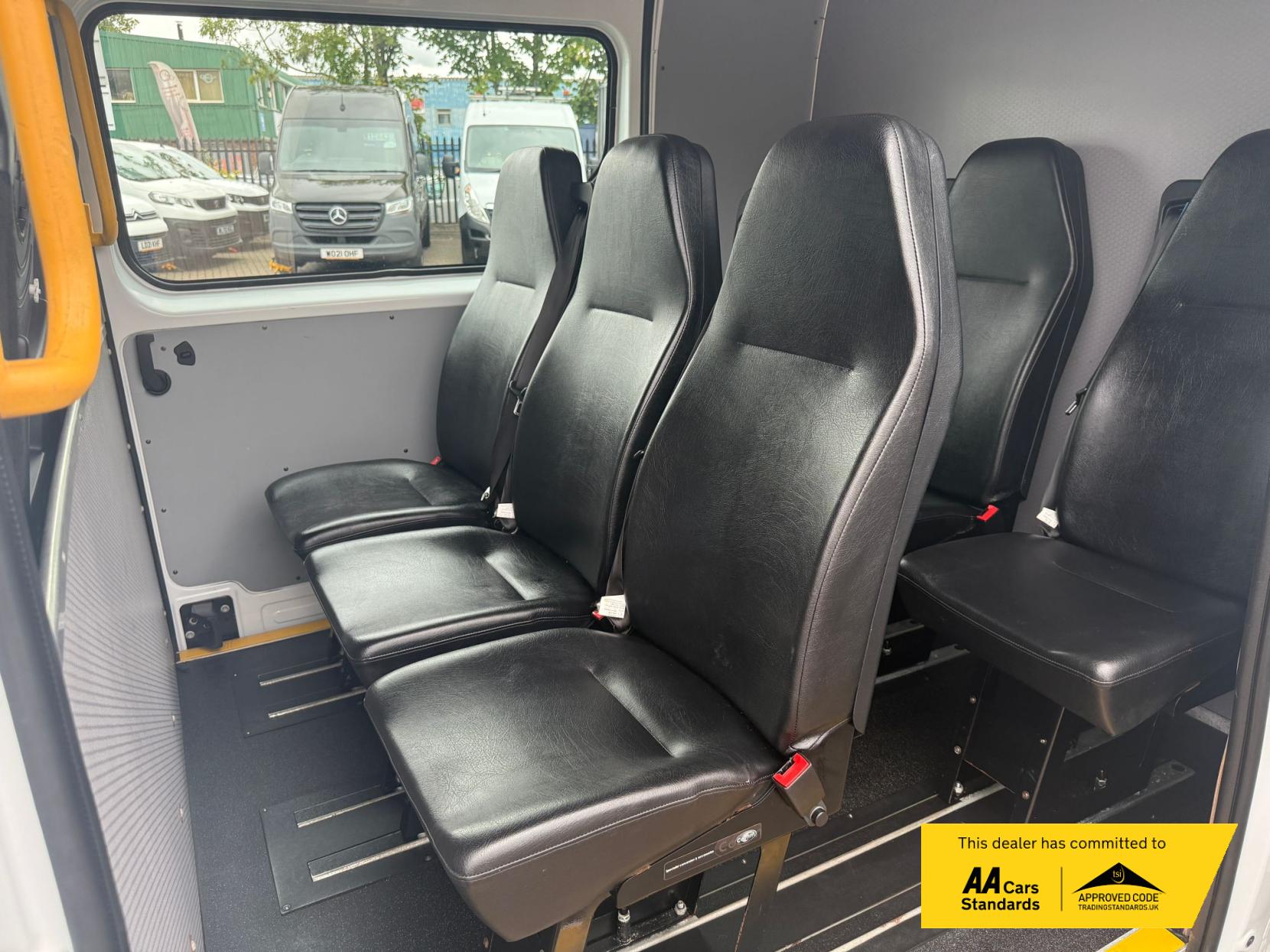 Renault Master 2.3 dCi ENERGY 35 Business Combi Van Double Cab 5dr Diesel Manual FWD MWB Medium Roof Euro 6 (s/s) (9 Seat) (145 ps)