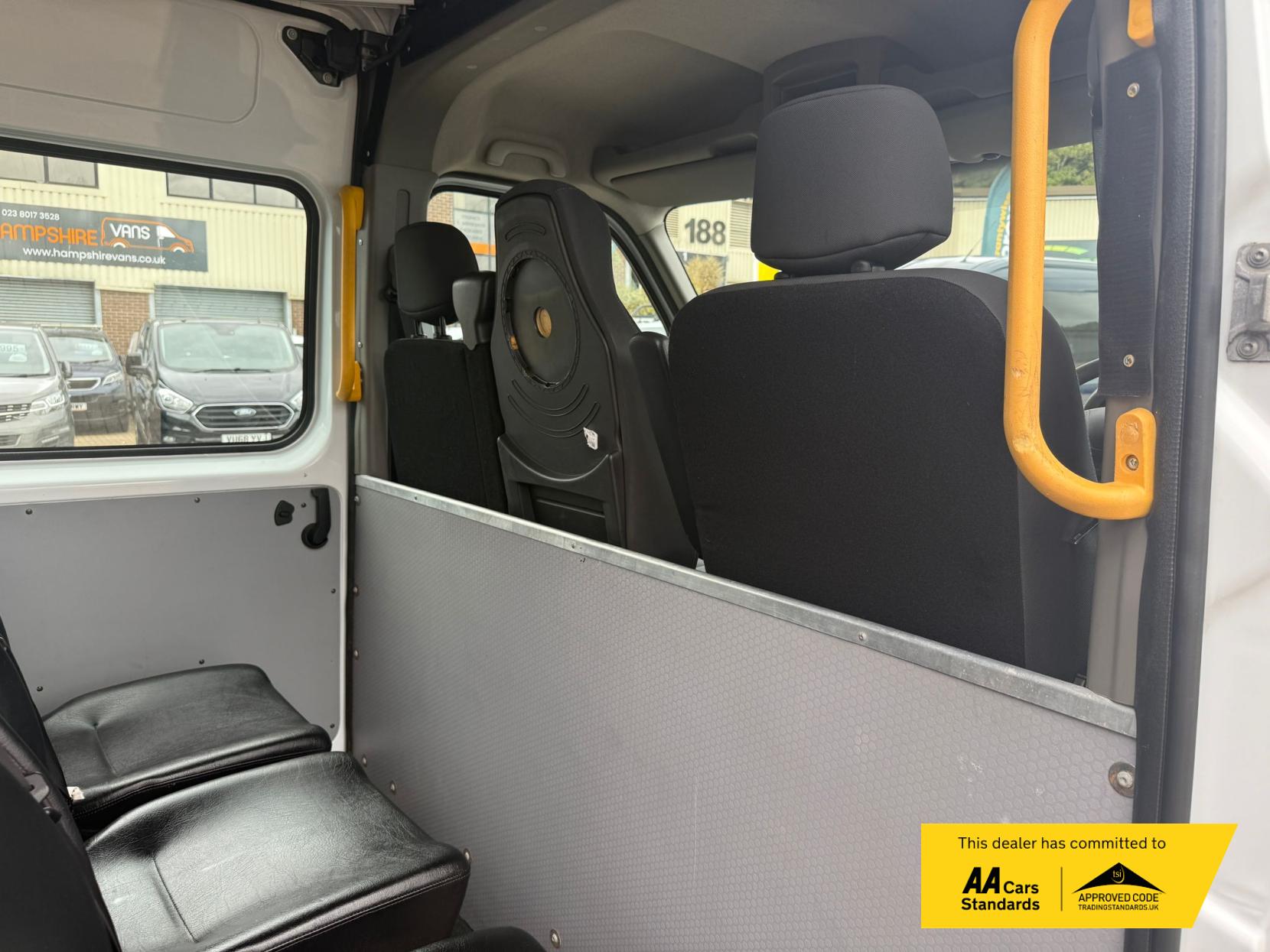 Renault Master 2.3 dCi ENERGY 35 Business Combi Van Double Cab 5dr Diesel Manual FWD MWB Medium Roof Euro 6 (s/s) (9 Seat) (145 ps)