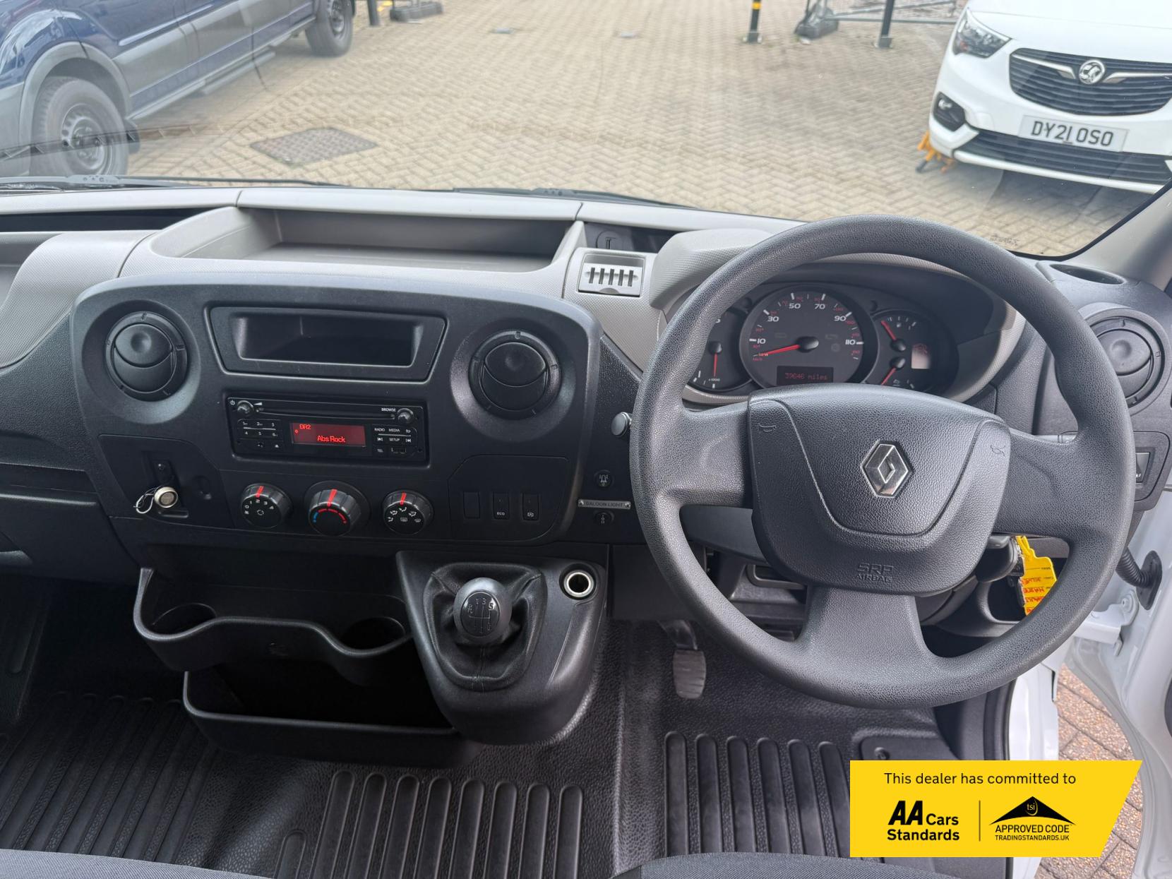 Renault Master 2.3 dCi ENERGY 35 Business Combi Van Double Cab 5dr Diesel Manual FWD MWB Medium Roof Euro 6 (s/s) (9 Seat) (145 ps)