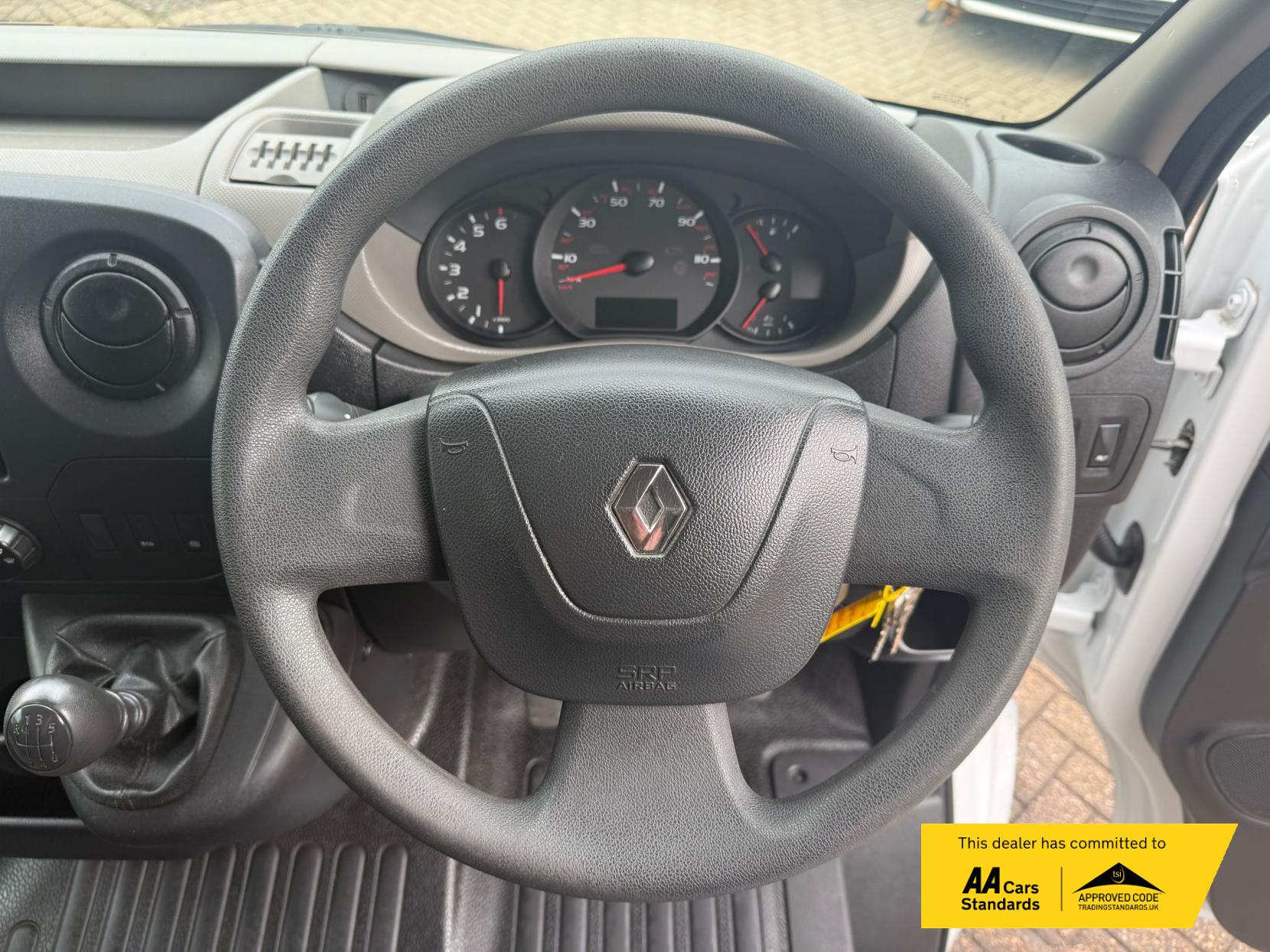 Renault Master 2.3 dCi ENERGY 35 Business Combi Van Double Cab 5dr Diesel Manual FWD MWB Medium Roof Euro 6 (s/s) (9 Seat) (145 ps)