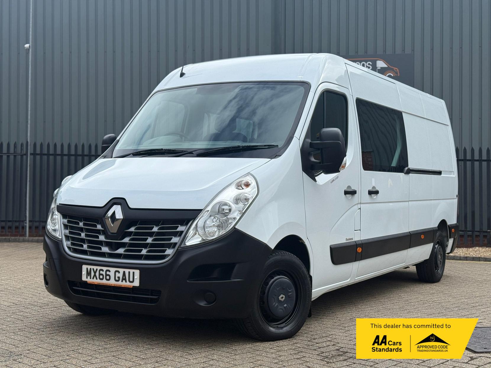 Renault Master 2.3 dCi ENERGY 35 Business Combi Van Double Cab 5dr Diesel Manual FWD MWB Medium Roof Euro 6 (s/s) (9 Seat) (145 ps)