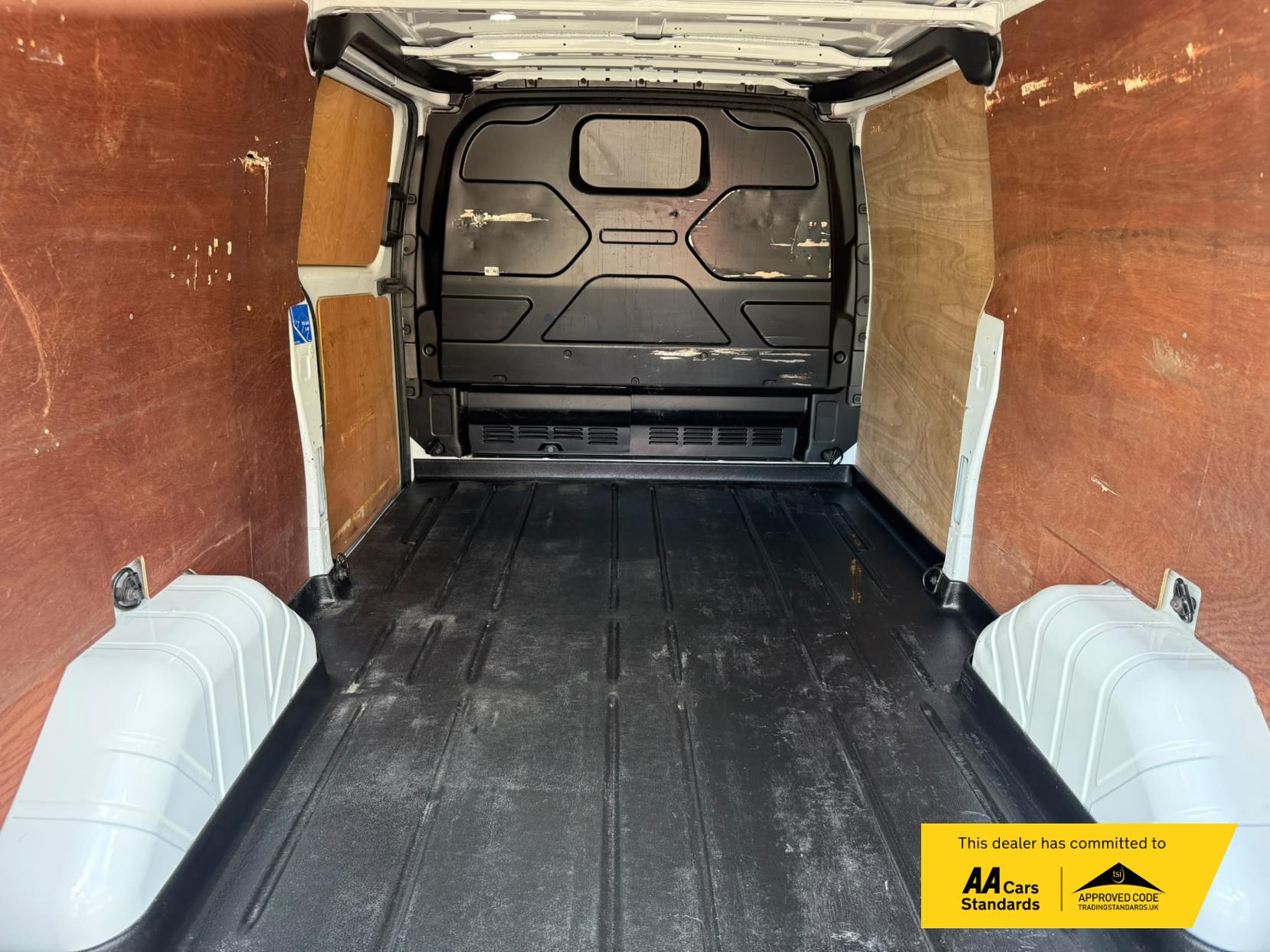 2022 Ford Transit Custom 2.0 300 EcoBlue Limited Panel Van 5dr Diesel Manual L2 H1 Euro 6 (s/s) (130 ps) - Thumbnail 13