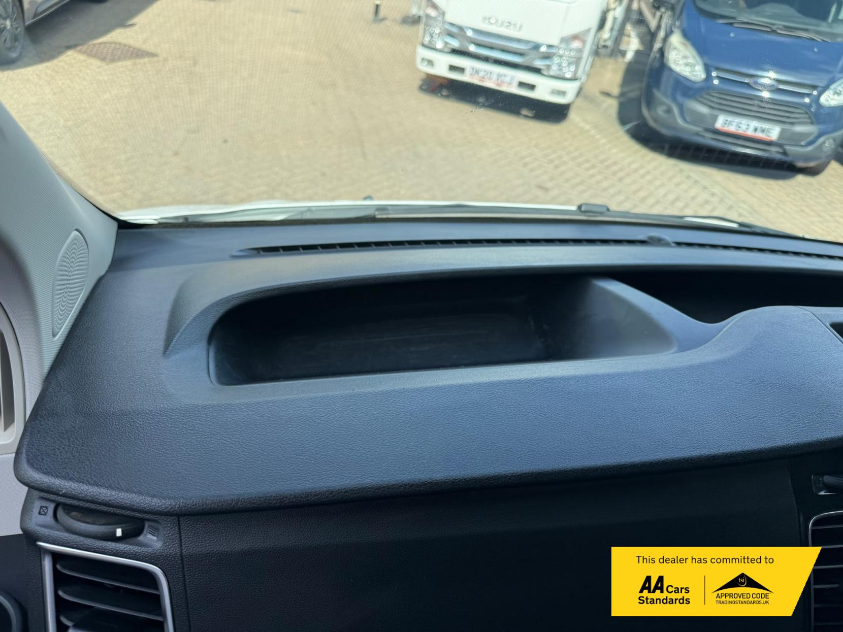2022 Ford Transit Custom 2.0 300 EcoBlue Limited Panel Van 5dr Diesel Manual L2 H1 Euro 6 (s/s) (130 ps) - Thumbnail 46