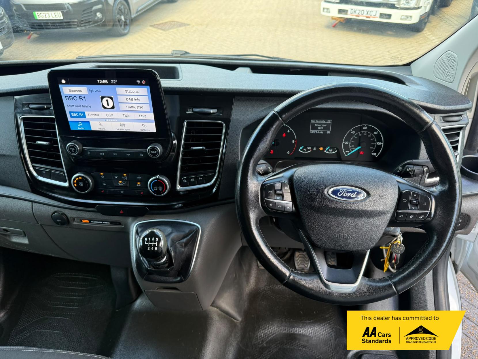 2022 Ford Transit Custom 2.0 300 EcoBlue Limited Panel Van 5dr Diesel Manual L2 H1 Euro 6 (s/s) (130 ps) - Thumbnail 36
