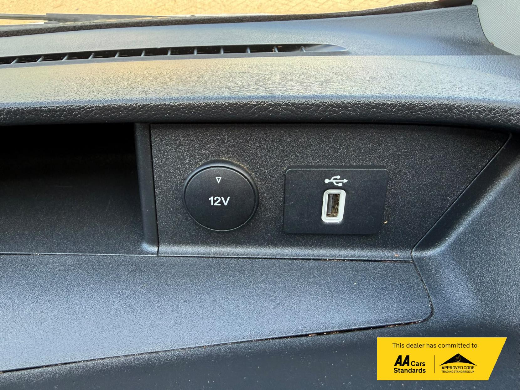 2022 Ford Transit Custom 2.0 300 EcoBlue Limited Panel Van 5dr Diesel Manual L2 H1 Euro 6 (s/s) (130 ps) - Thumbnail 49