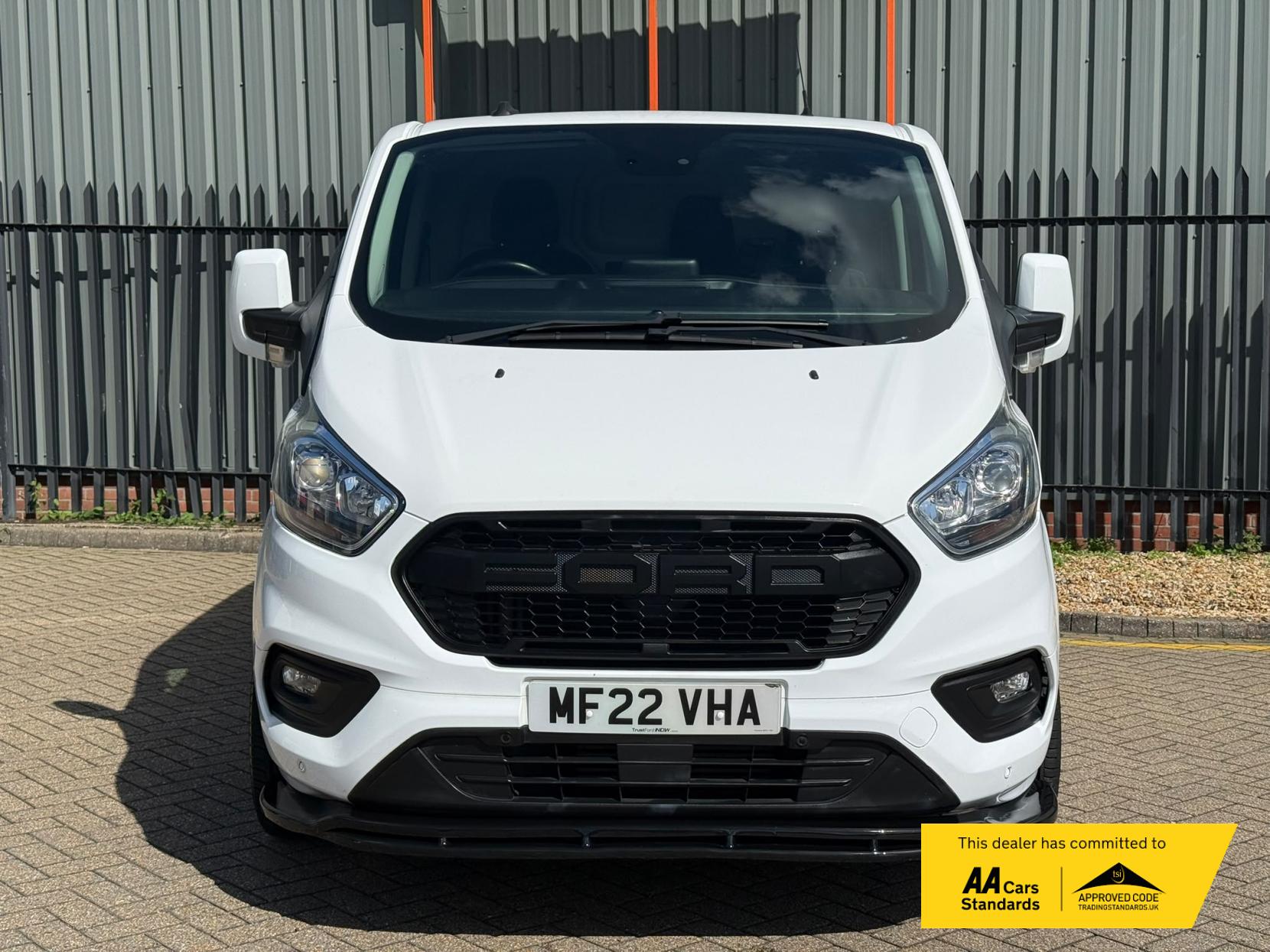 2022 Ford Transit Custom 2.0 300 EcoBlue Limited Panel Van 5dr Diesel Manual L2 H1 Euro 6 (s/s) (130 ps) - Thumbnail 8