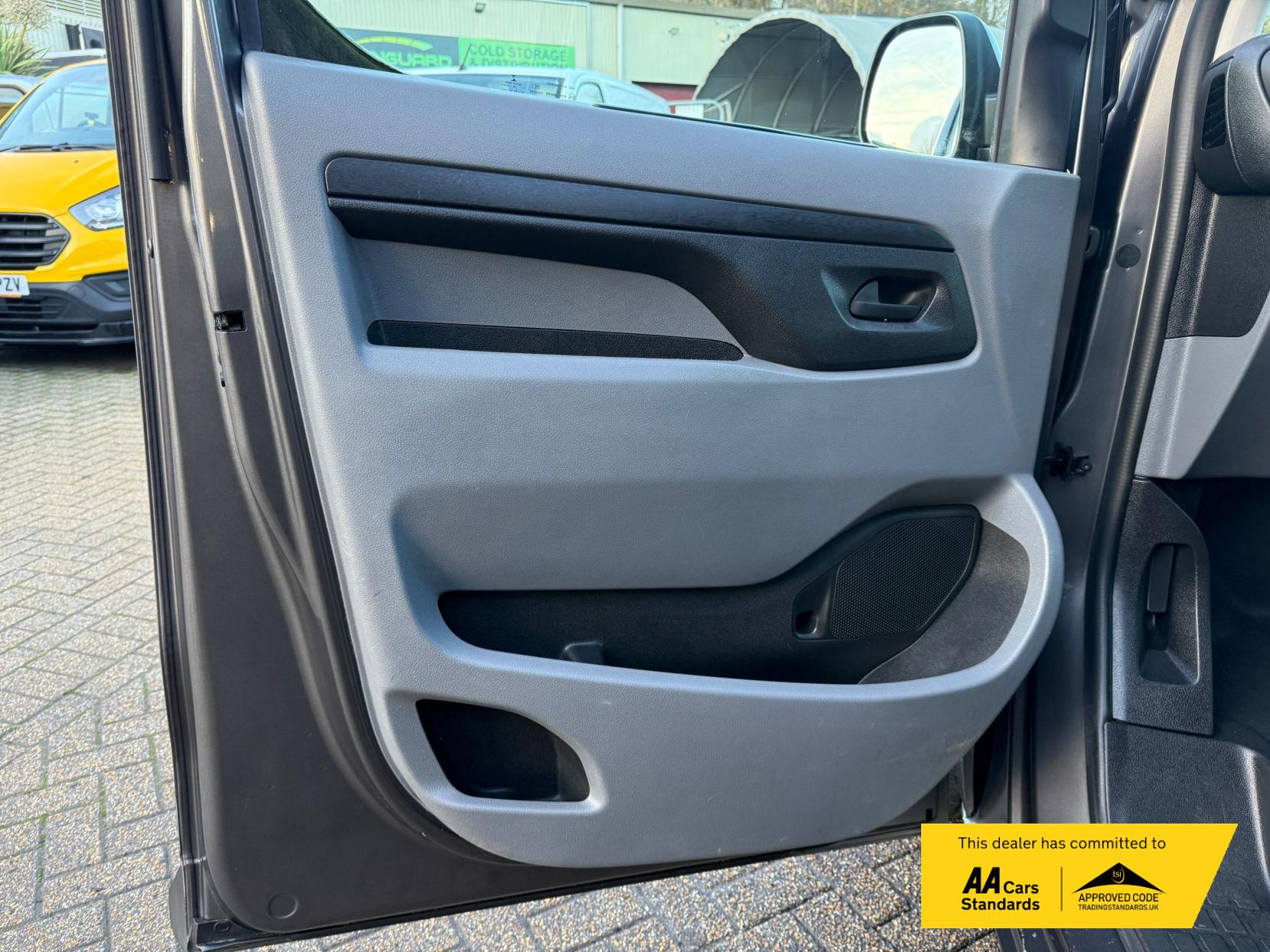 Vauxhall Vivaro 2.0 Turbo D 3100 Sportive Panel Van 5dr Diesel Manual L2 H1 Euro 6 (s/s) (120 ps)