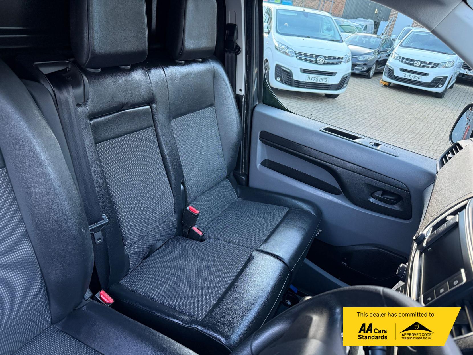 Vauxhall Vivaro 2.0 Turbo D 3100 Sportive Panel Van 5dr Diesel Manual L2 H1 Euro 6 (s/s) (120 ps)