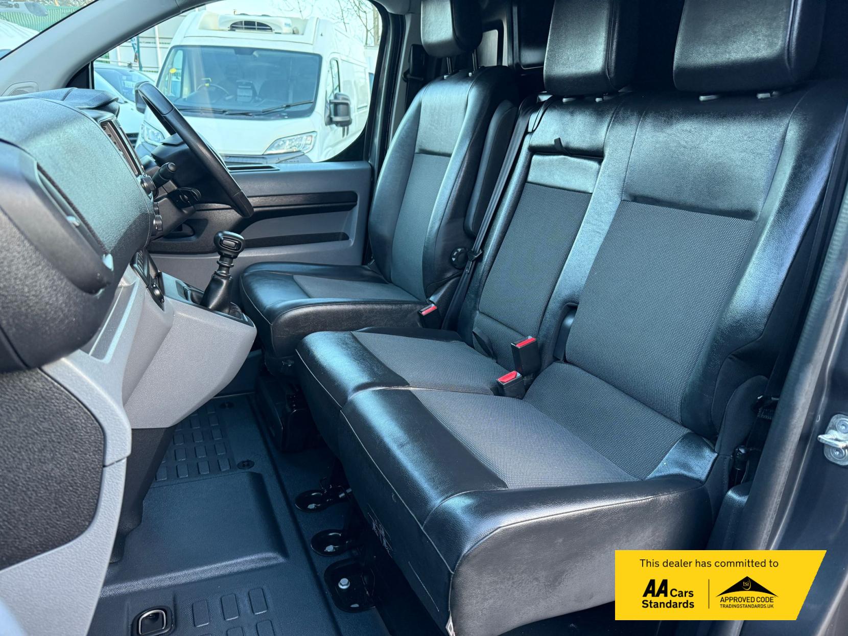 Vauxhall Vivaro 2.0 Turbo D 3100 Sportive Panel Van 5dr Diesel Manual L2 H1 Euro 6 (s/s) (120 ps)