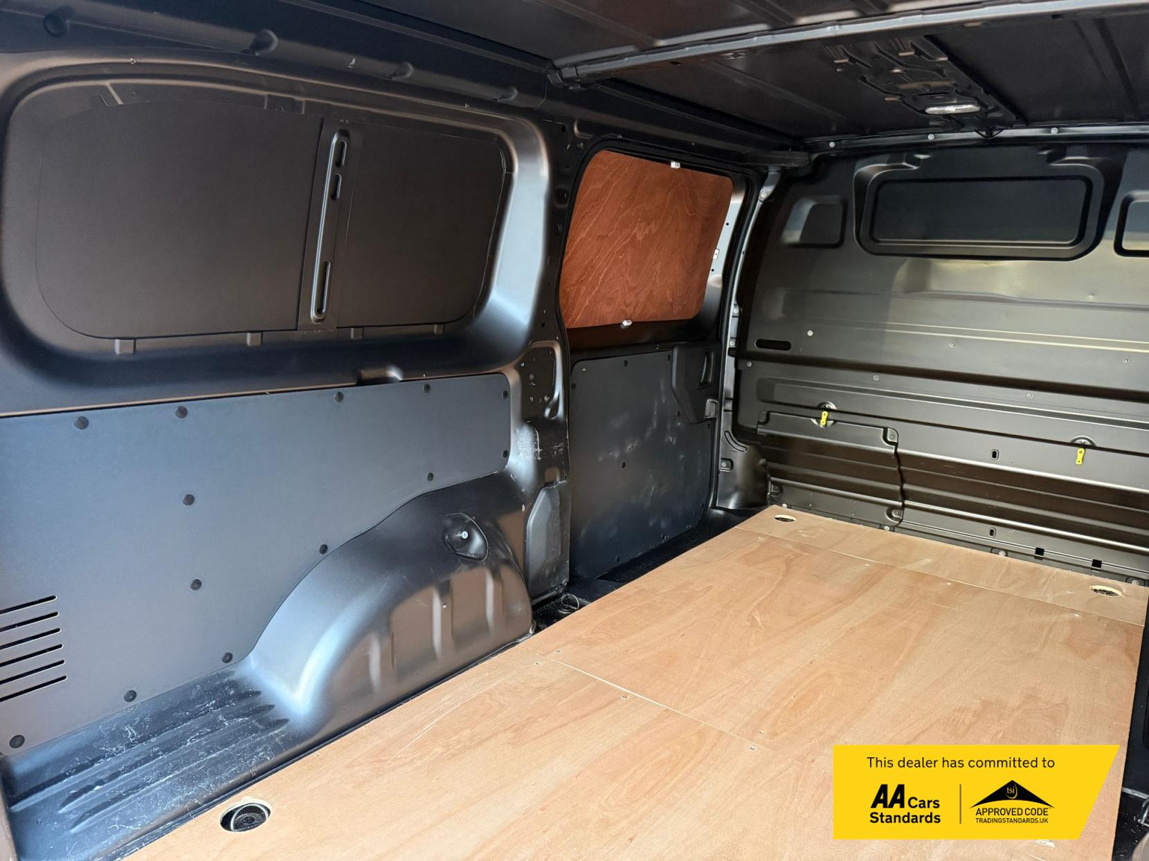 Vauxhall Vivaro 2.0 Turbo D 3100 Sportive Panel Van 5dr Diesel Manual L2 H1 Euro 6 (s/s) (120 ps)