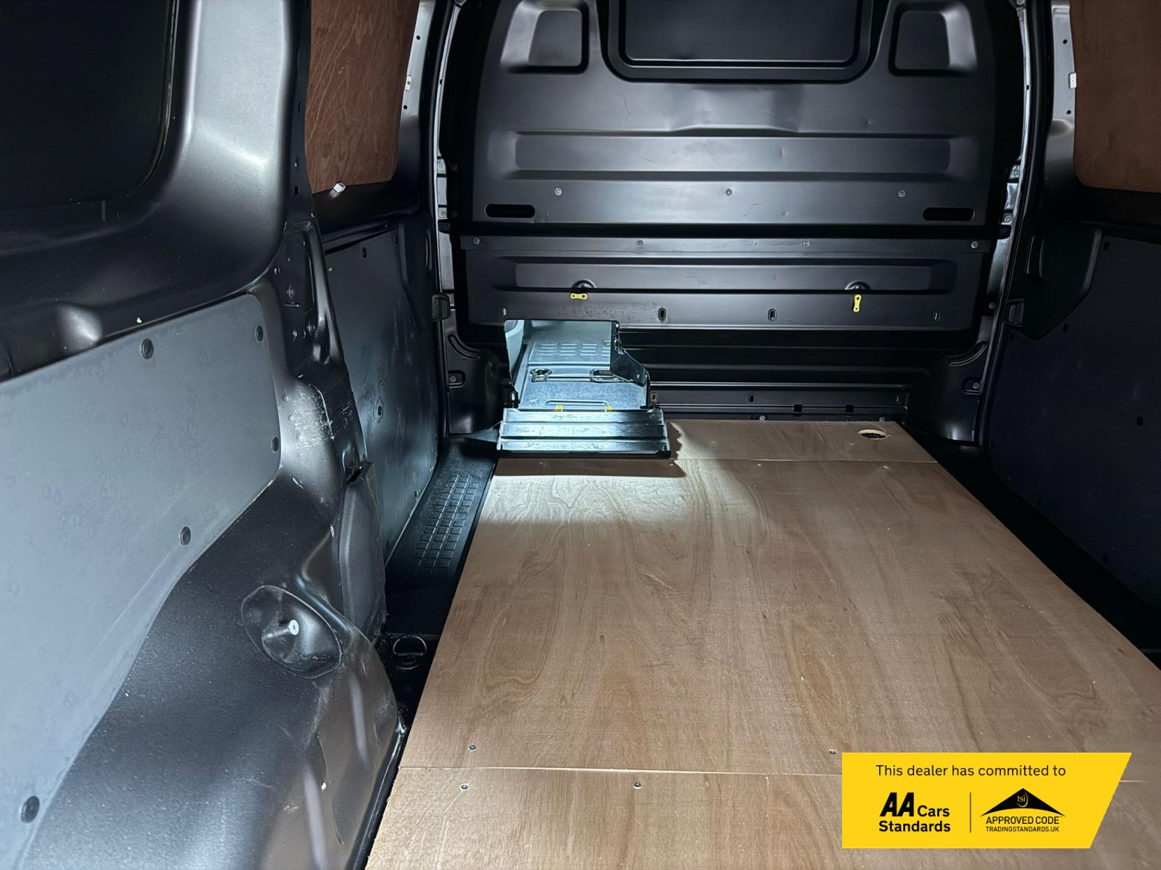 Vauxhall Vivaro 2.0 Turbo D 3100 Sportive Panel Van 5dr Diesel Manual L2 H1 Euro 6 (s/s) (120 ps)