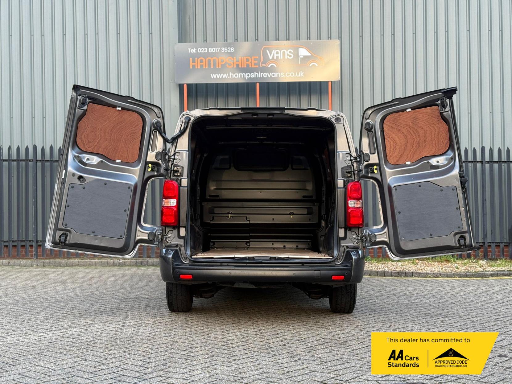 Vauxhall Vivaro 2.0 Turbo D 3100 Sportive Panel Van 5dr Diesel Manual L2 H1 Euro 6 (s/s) (120 ps)