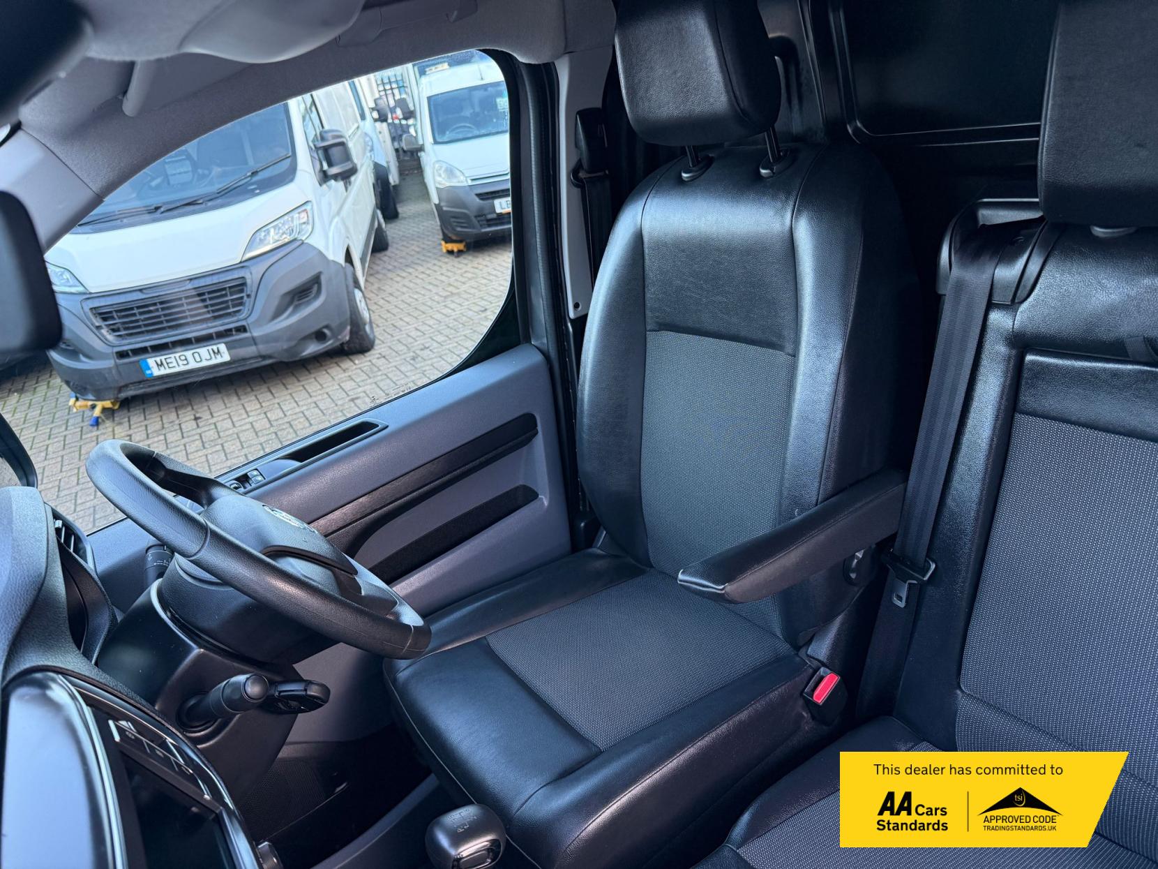 Vauxhall Vivaro 2.0 Turbo D 3100 Sportive Panel Van 5dr Diesel Manual L2 H1 Euro 6 (s/s) (120 ps)