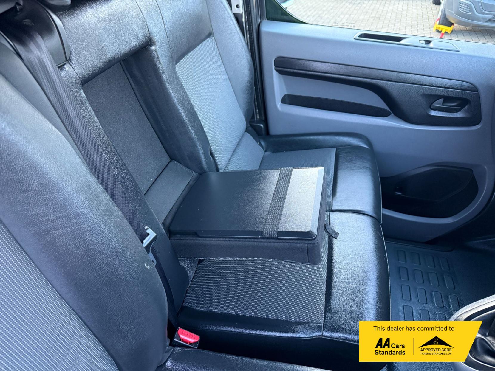 Vauxhall Vivaro 2.0 Turbo D 3100 Sportive Panel Van 5dr Diesel Manual L2 H1 Euro 6 (s/s) (120 ps)