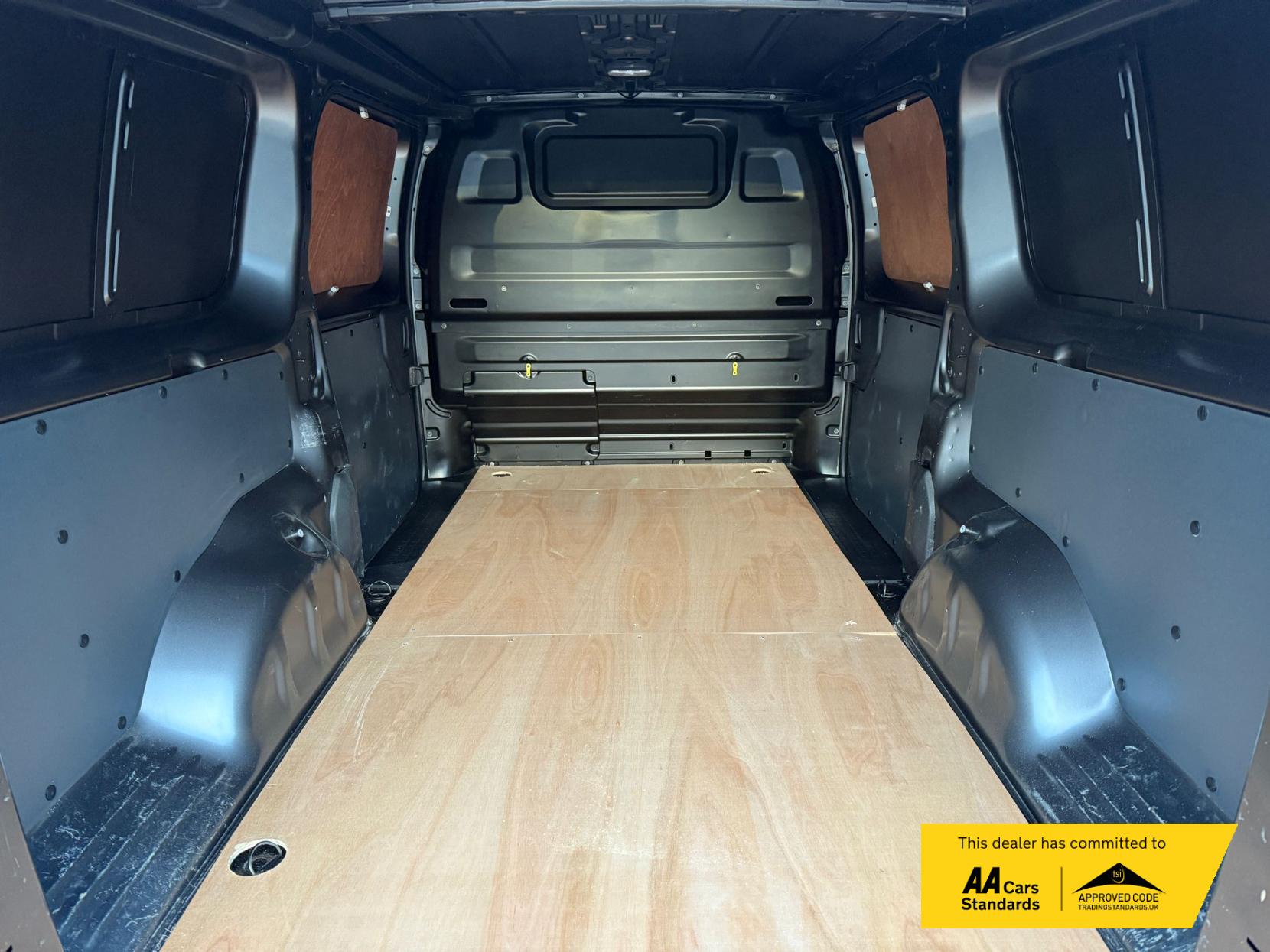 Vauxhall Vivaro 2.0 Turbo D 3100 Sportive Panel Van 5dr Diesel Manual L2 H1 Euro 6 (s/s) (120 ps)