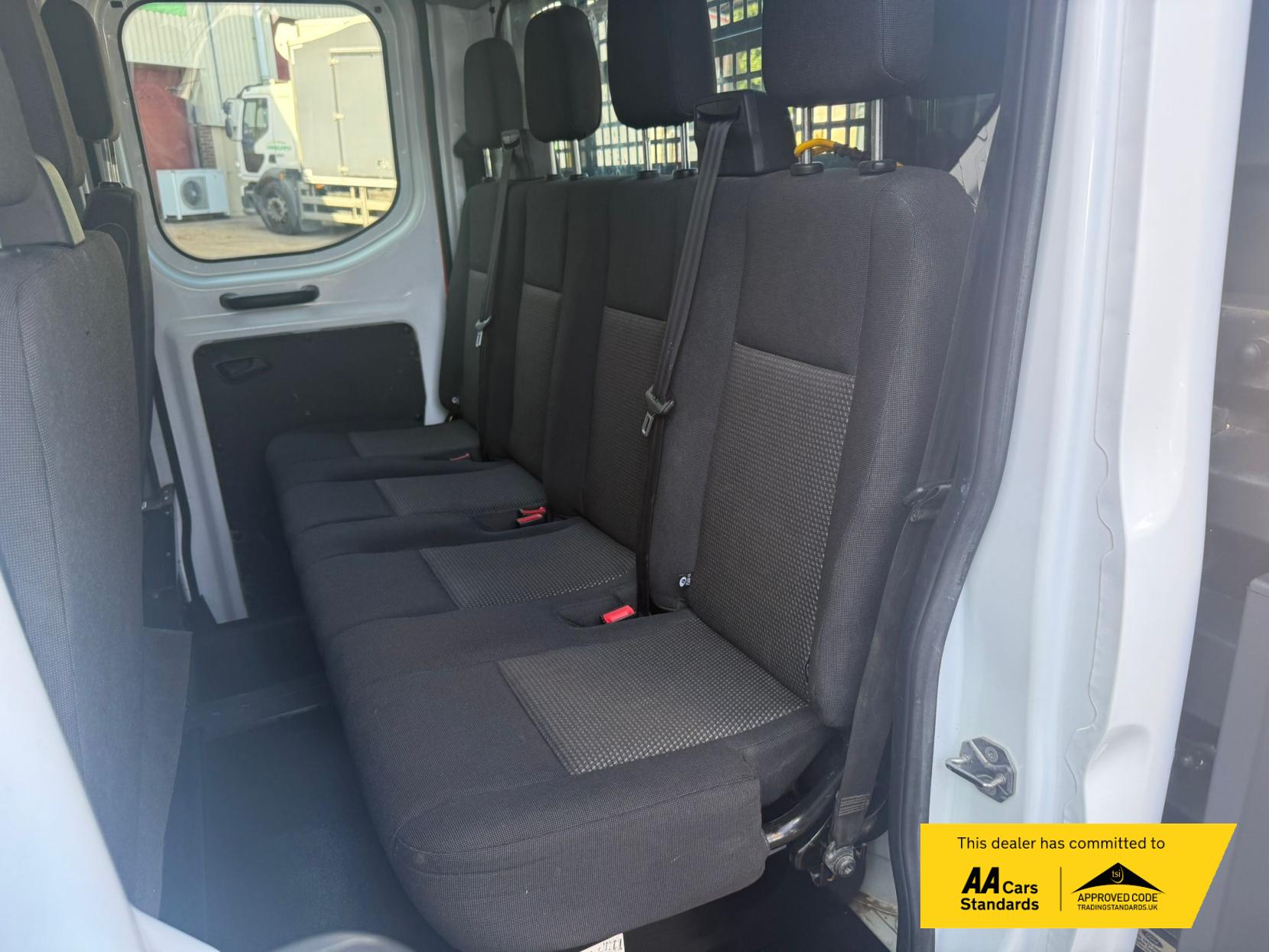 Ford Transit 2.0 350 EcoBlue Chassis Double Cab 4dr Diesel Manual RWD L4 H1 Euro 6 (DRW) (130 ps)