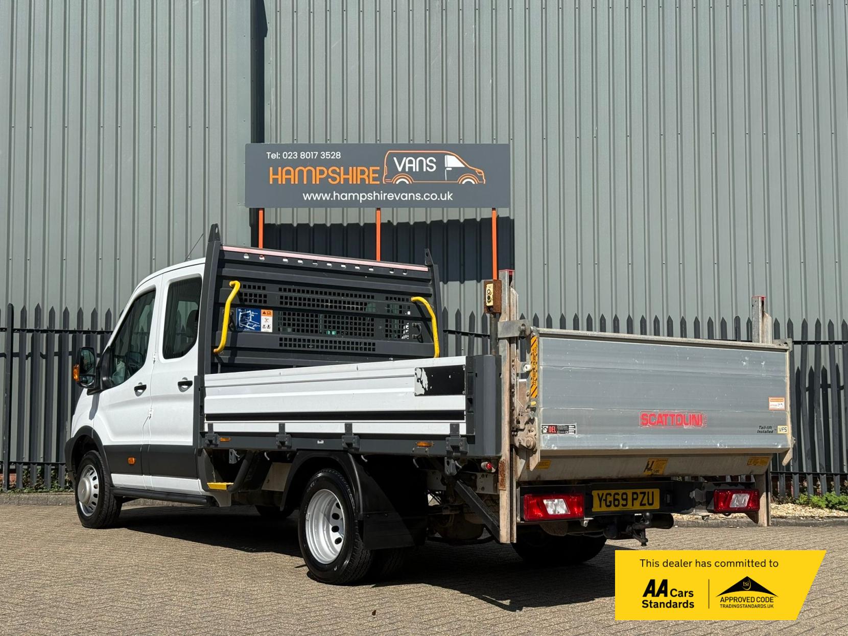 Ford Transit 2.0 350 EcoBlue Chassis Double Cab 4dr Diesel Manual RWD L4 H1 Euro 6 (DRW) (130 ps)