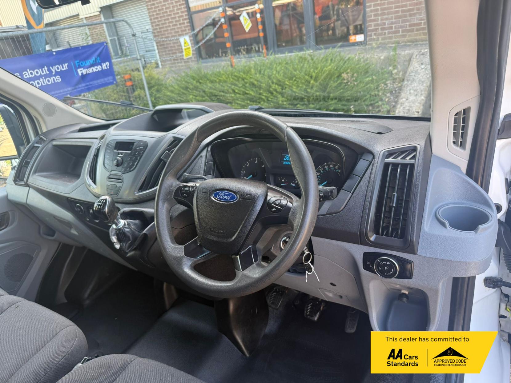 Ford Transit 2.0 350 EcoBlue Chassis Double Cab 4dr Diesel Manual RWD L4 H1 Euro 6 (DRW) (130 ps)