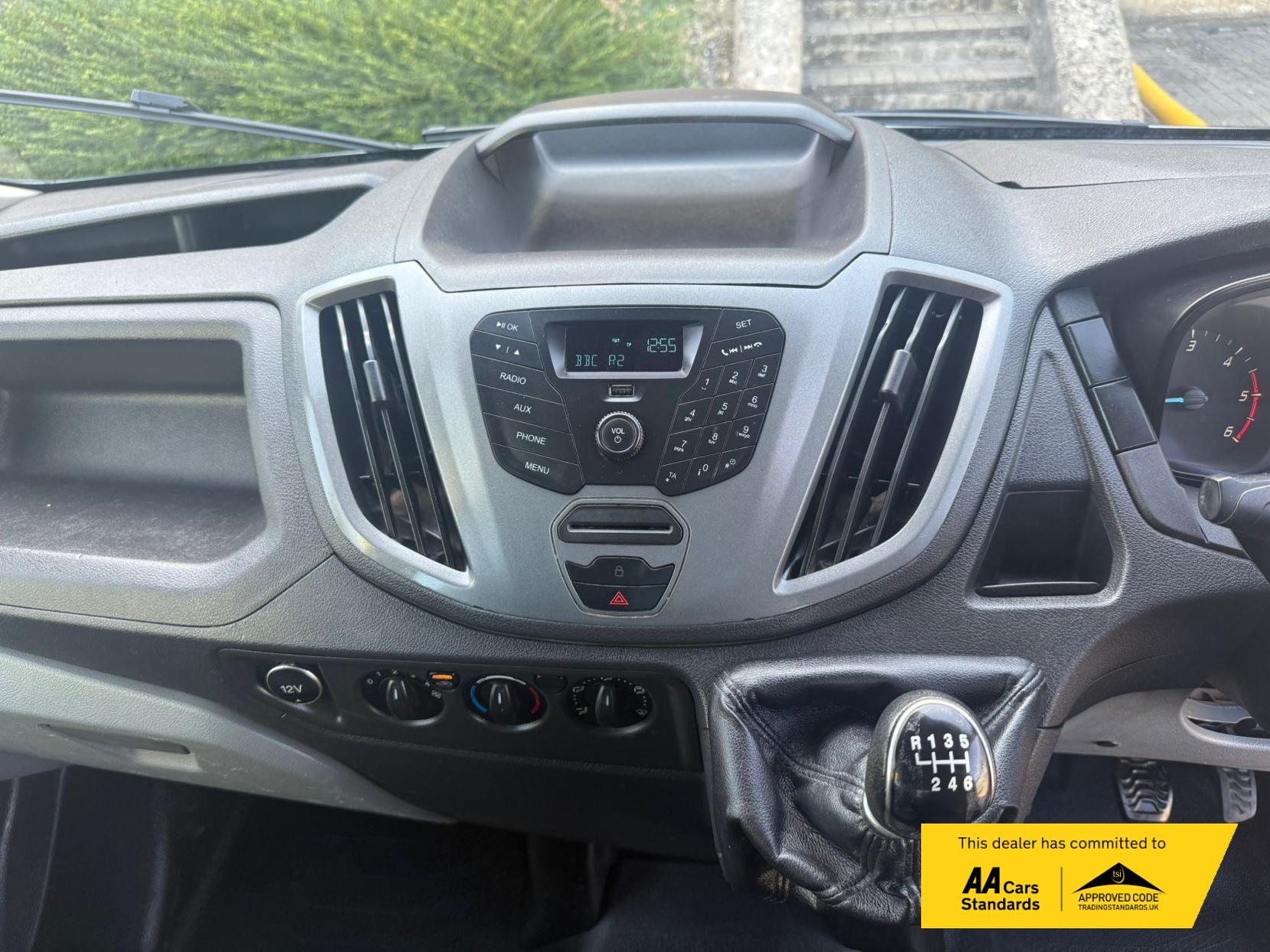 Ford Transit 2.0 350 EcoBlue Chassis Double Cab 4dr Diesel Manual RWD L4 H1 Euro 6 (DRW) (130 ps)