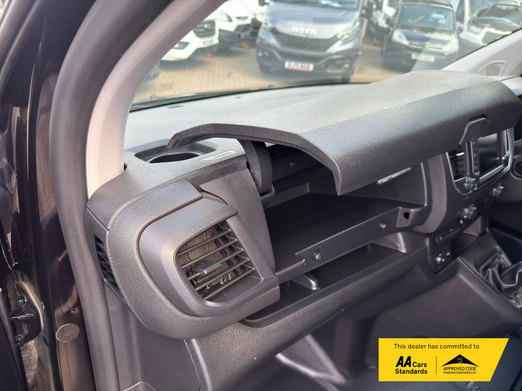 2023 Vauxhall Vivaro 1.5 Turbo D 2700 Pro Panel Van 6dr Diesel Manual L1 H1 Euro 6 (s/s) (120 ps) - Thumbnail 47