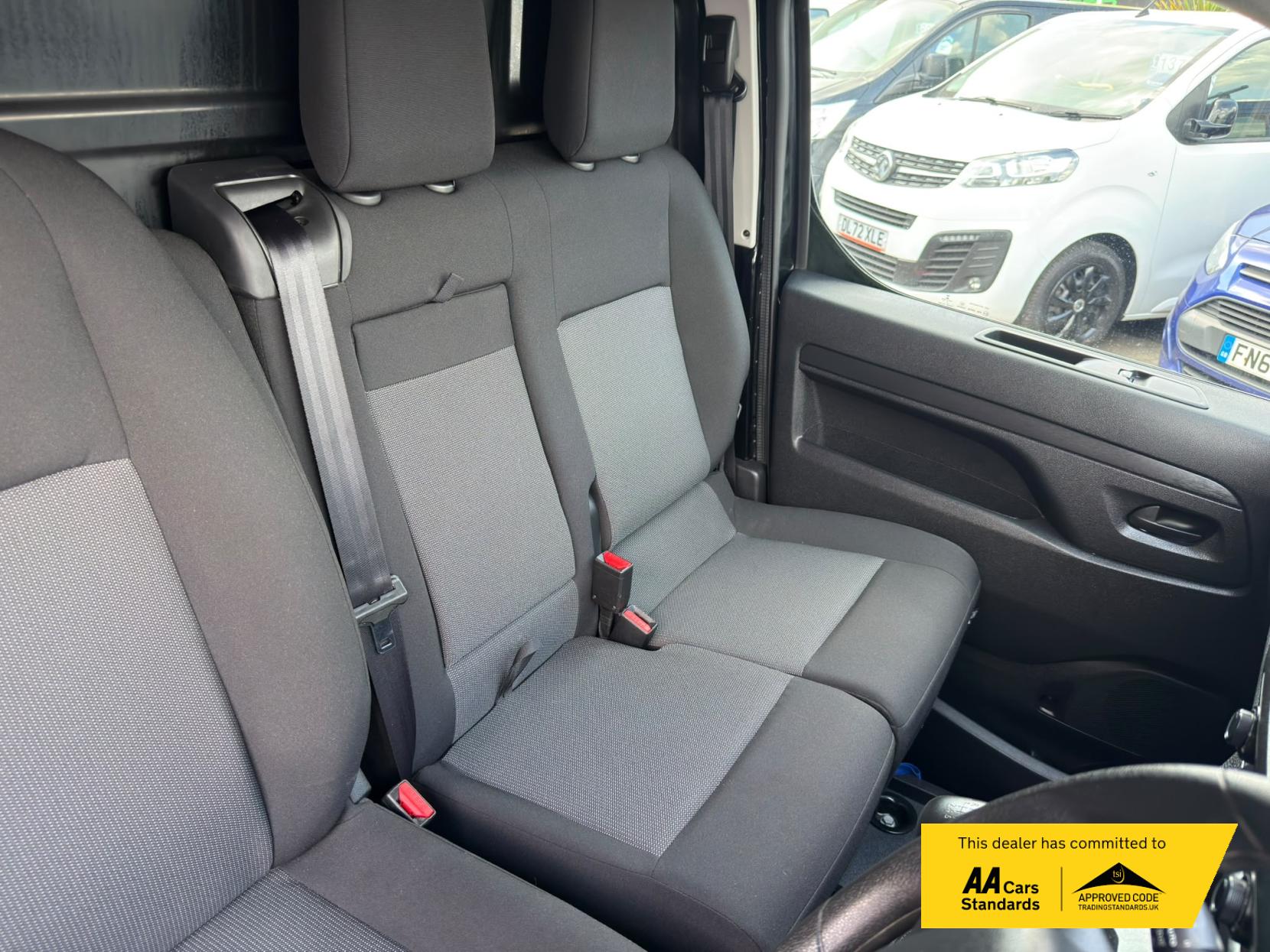 2023 Vauxhall Vivaro 1.5 Turbo D 2700 Pro Panel Van 6dr Diesel Manual L1 H1 Euro 6 (s/s) (120 ps) - Thumbnail 36