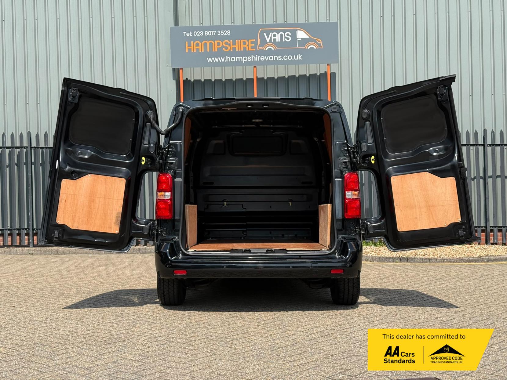 2023 Vauxhall Vivaro 1.5 Turbo D 2700 Pro Panel Van 6dr Diesel Manual L1 H1 Euro 6 (s/s) (120 ps) - Thumbnail 21