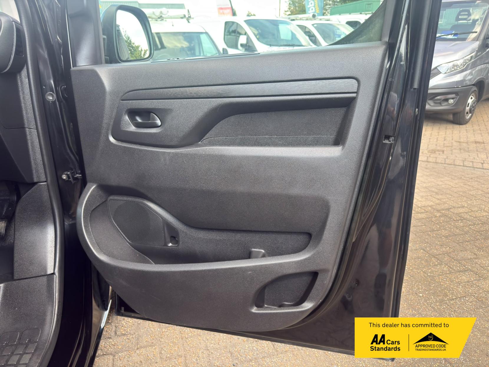 2023 Vauxhall Vivaro 1.5 Turbo D 2700 Pro Panel Van 6dr Diesel Manual L1 H1 Euro 6 (s/s) (120 ps) - Thumbnail 25