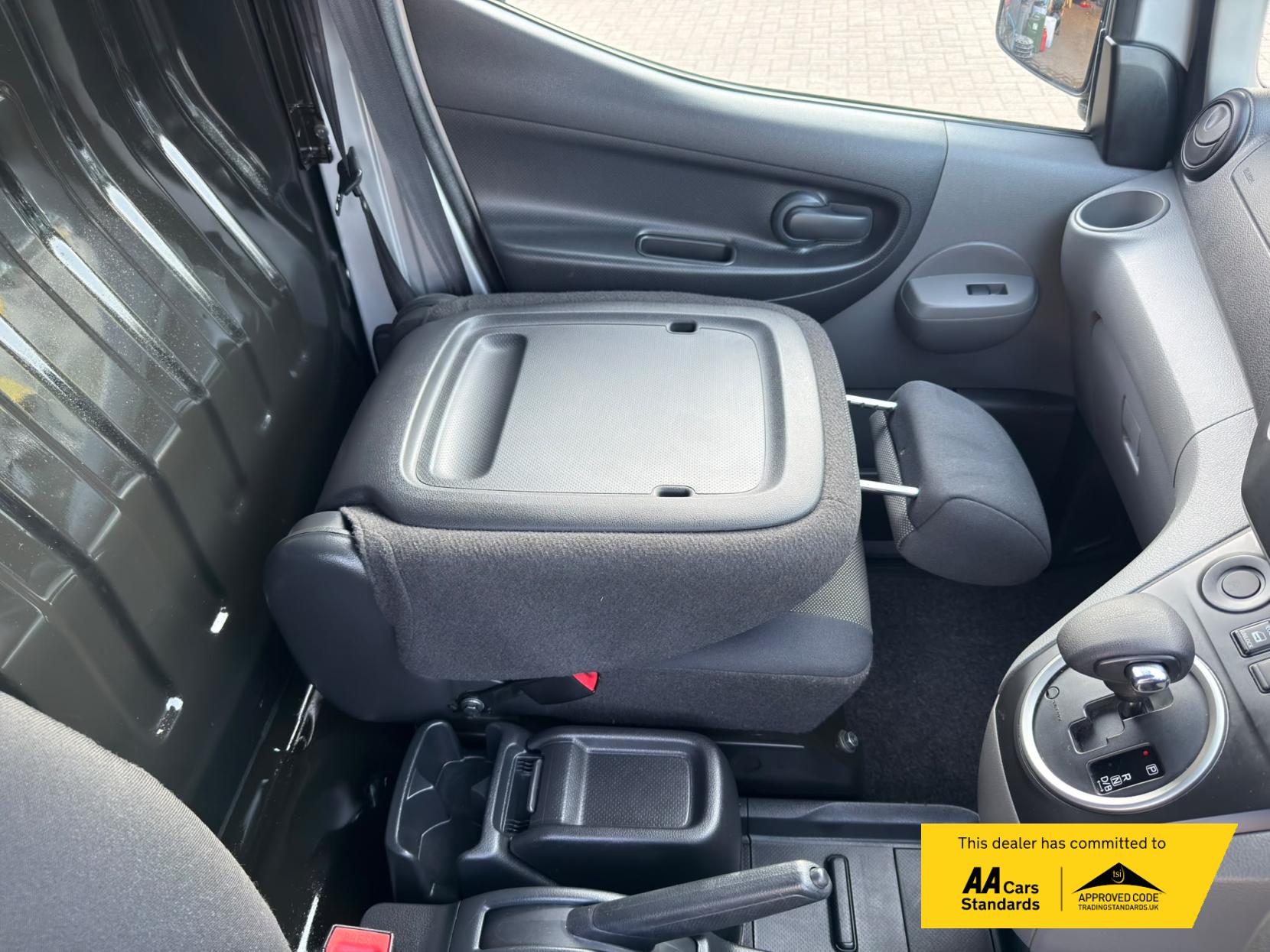 2019 Nissan e-NV200 40kWh Acenta Panel Van 5dr Electric Auto SWB (Quick Charge) (109 ps) - Thumbnail 12