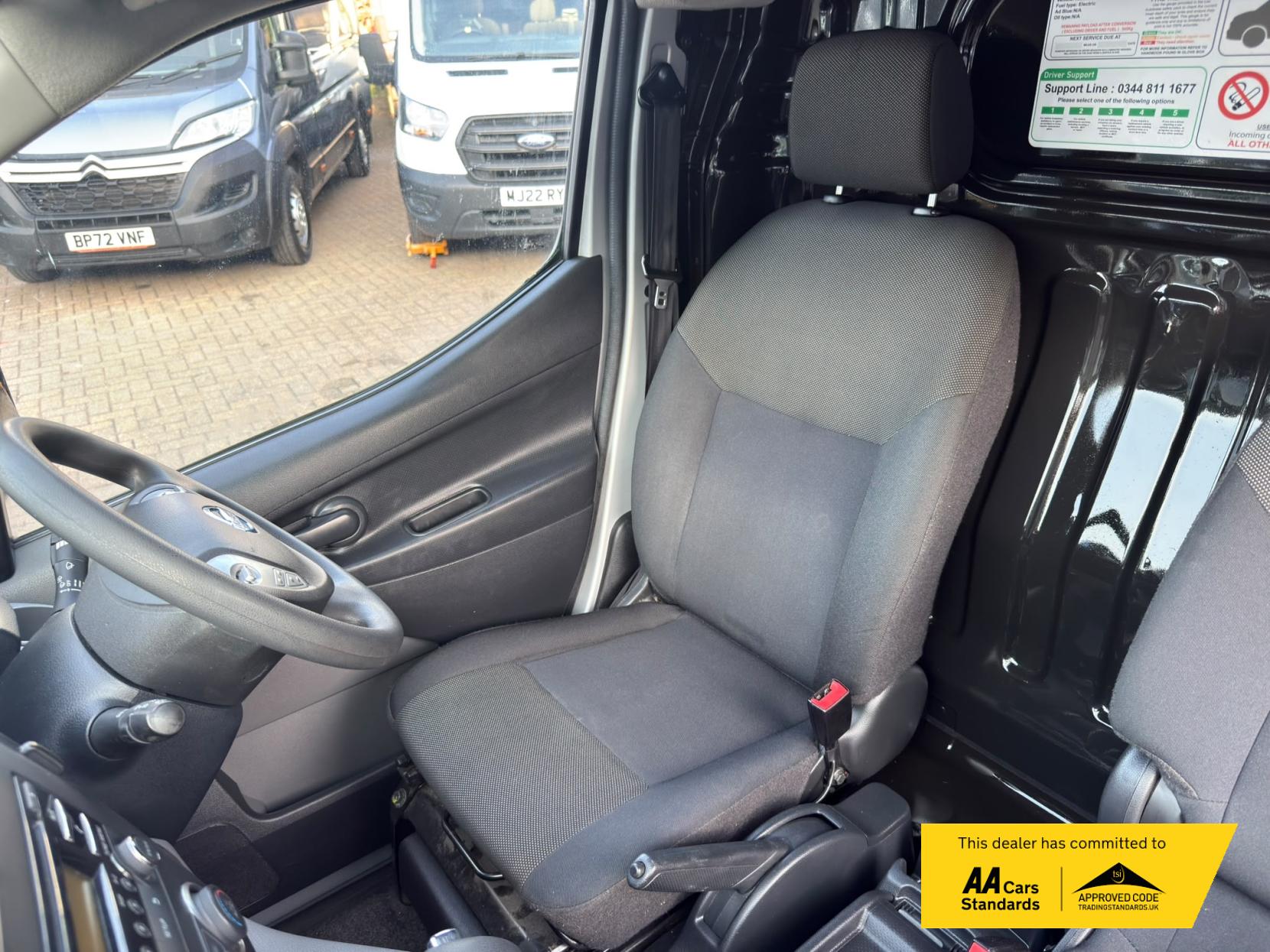 2019 Nissan e-NV200 40kWh Acenta Panel Van 5dr Electric Auto SWB (Quick Charge) (109 ps) - Thumbnail 10