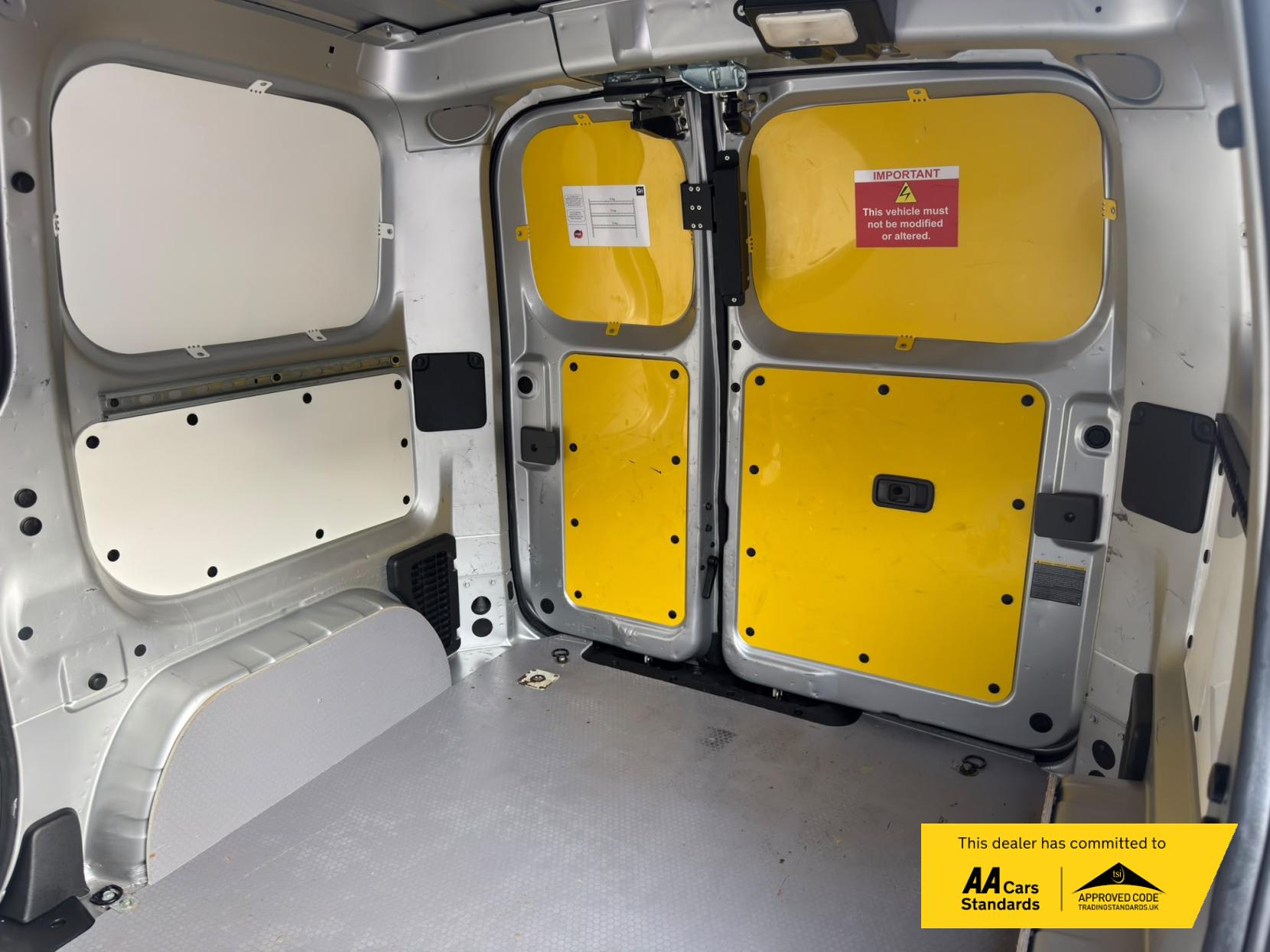 2019 Nissan e-NV200 40kWh Acenta Panel Van 5dr Electric Auto SWB (Quick Charge) (109 ps) - Thumbnail 23