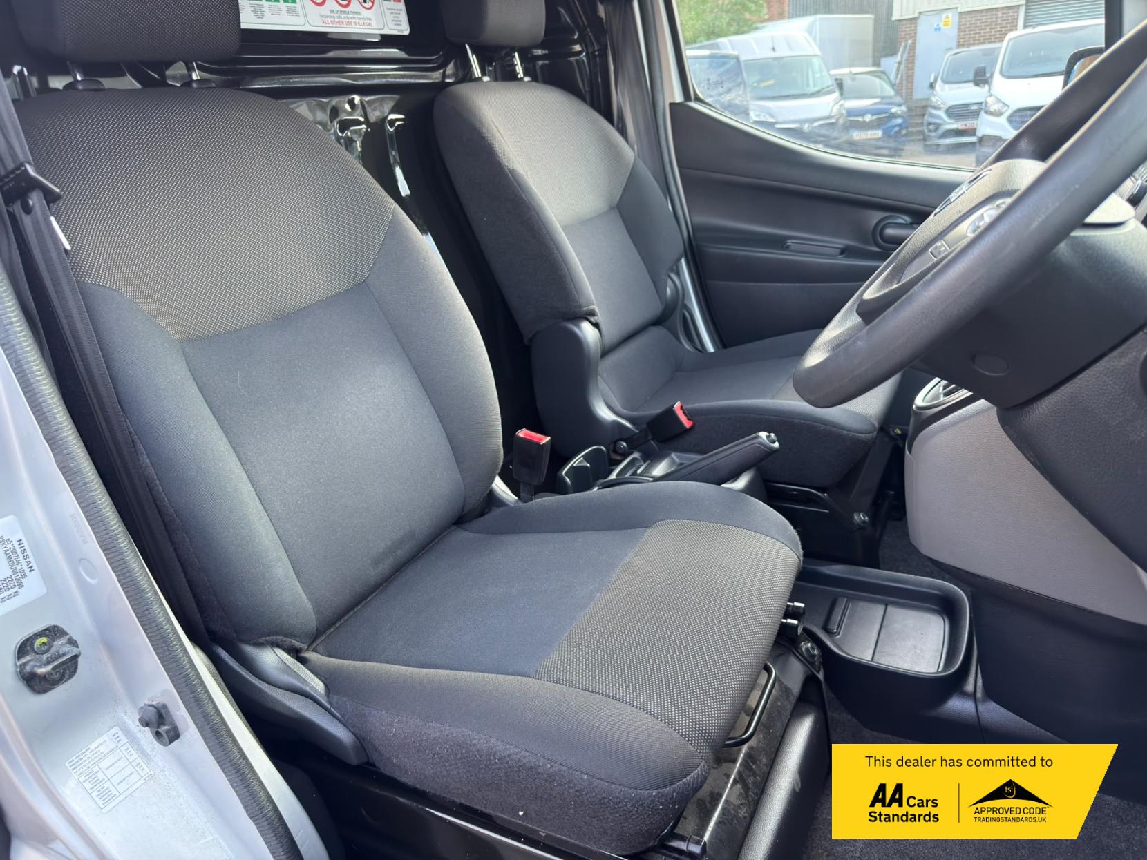 2019 Nissan e-NV200 40kWh Acenta Panel Van 5dr Electric Auto SWB (Quick Charge) (109 ps) - Thumbnail 8