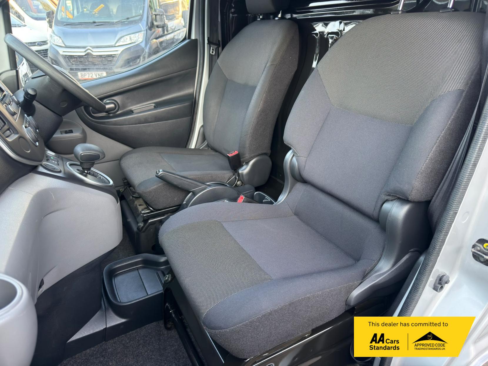 2019 Nissan e-NV200 40kWh Acenta Panel Van 5dr Electric Auto SWB (Quick Charge) (109 ps) - Thumbnail 9