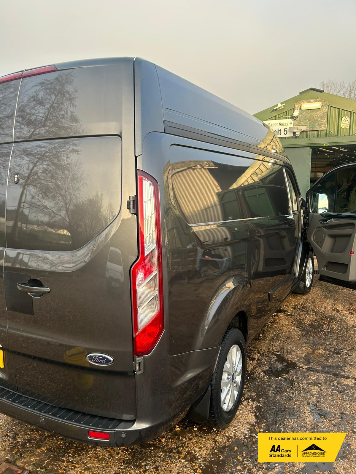 Ford Transit Custom 2.0 300 EcoBlue Limited Panel Van 5dr Diesel Auto L2 H2 Euro 6 (s/s) (170 ps)