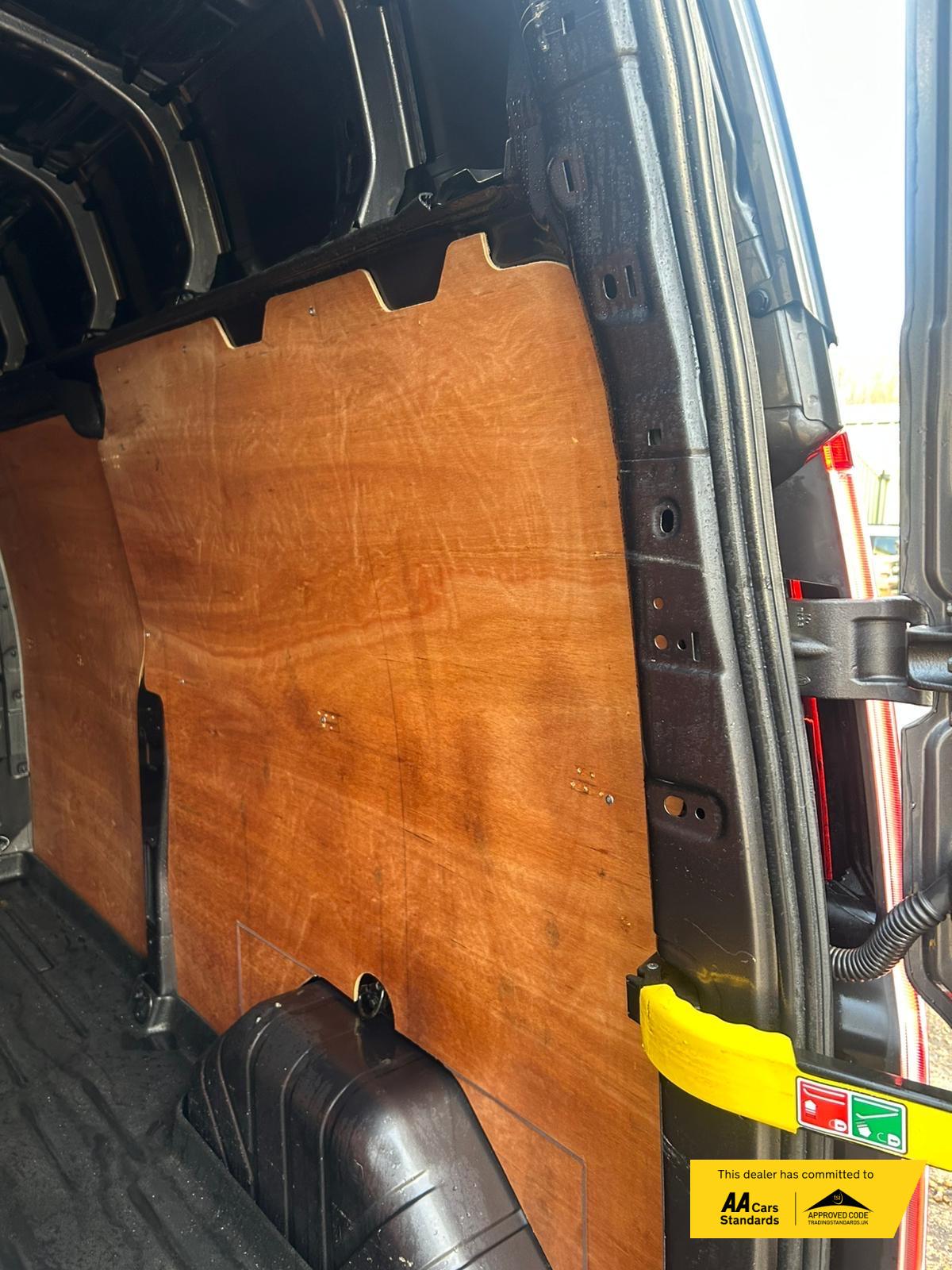 Ford Transit Custom 2.0 300 EcoBlue Limited Panel Van 5dr Diesel Auto L2 H2 Euro 6 (s/s) (170 ps)