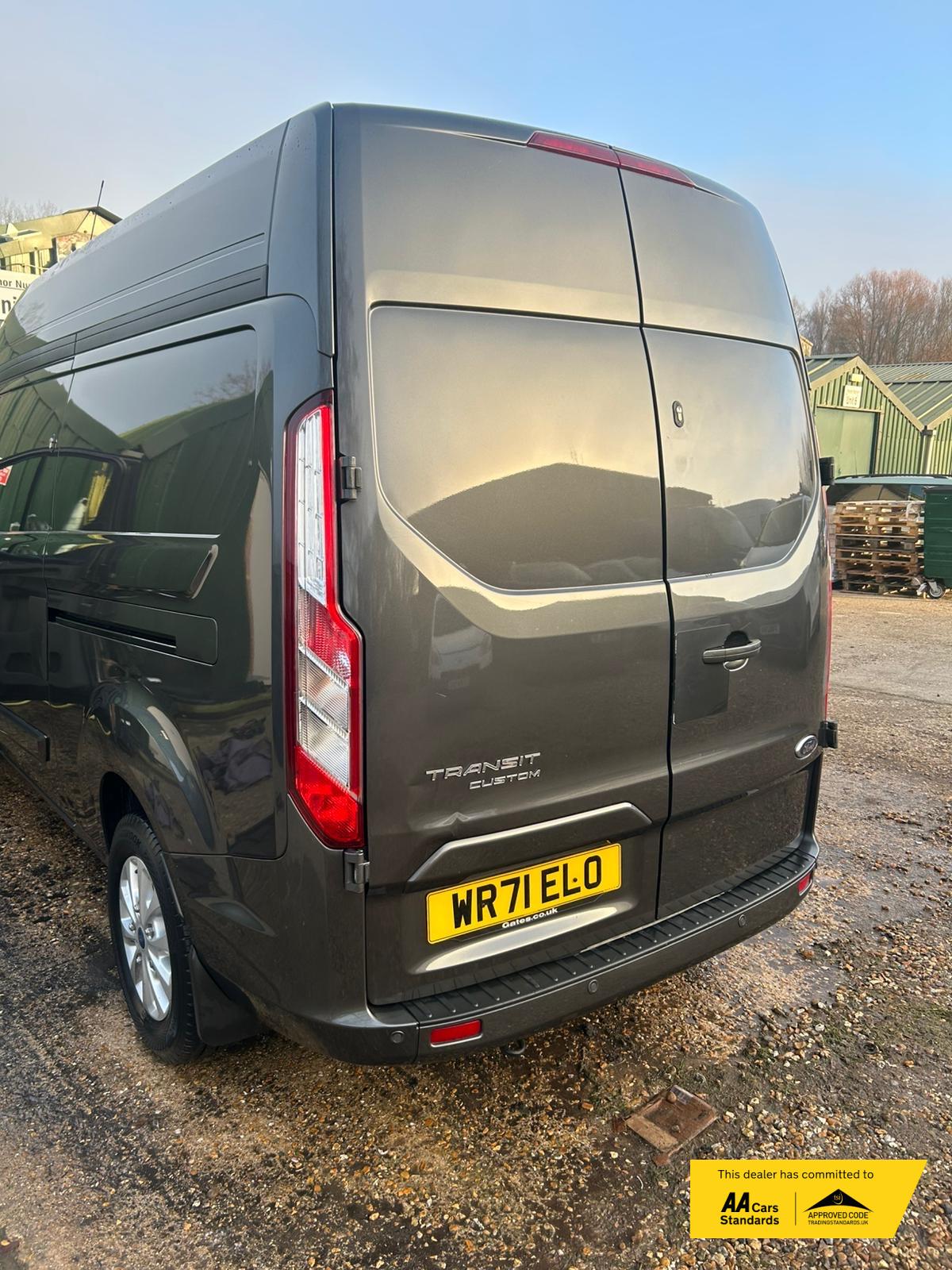 Ford Transit Custom 2.0 300 EcoBlue Limited Panel Van 5dr Diesel Auto L2 H2 Euro 6 (s/s) (170 ps)