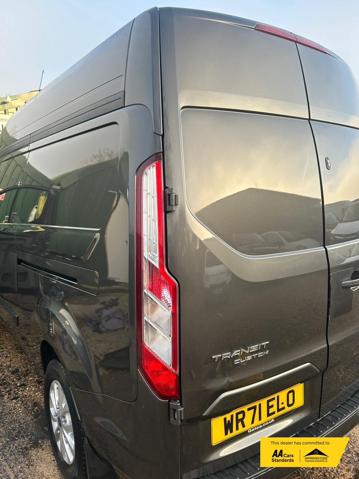 Ford Transit Custom 2.0 300 EcoBlue Limited Panel Van 5dr Diesel Auto L2 H2 Euro 6 (s/s) (170 ps)