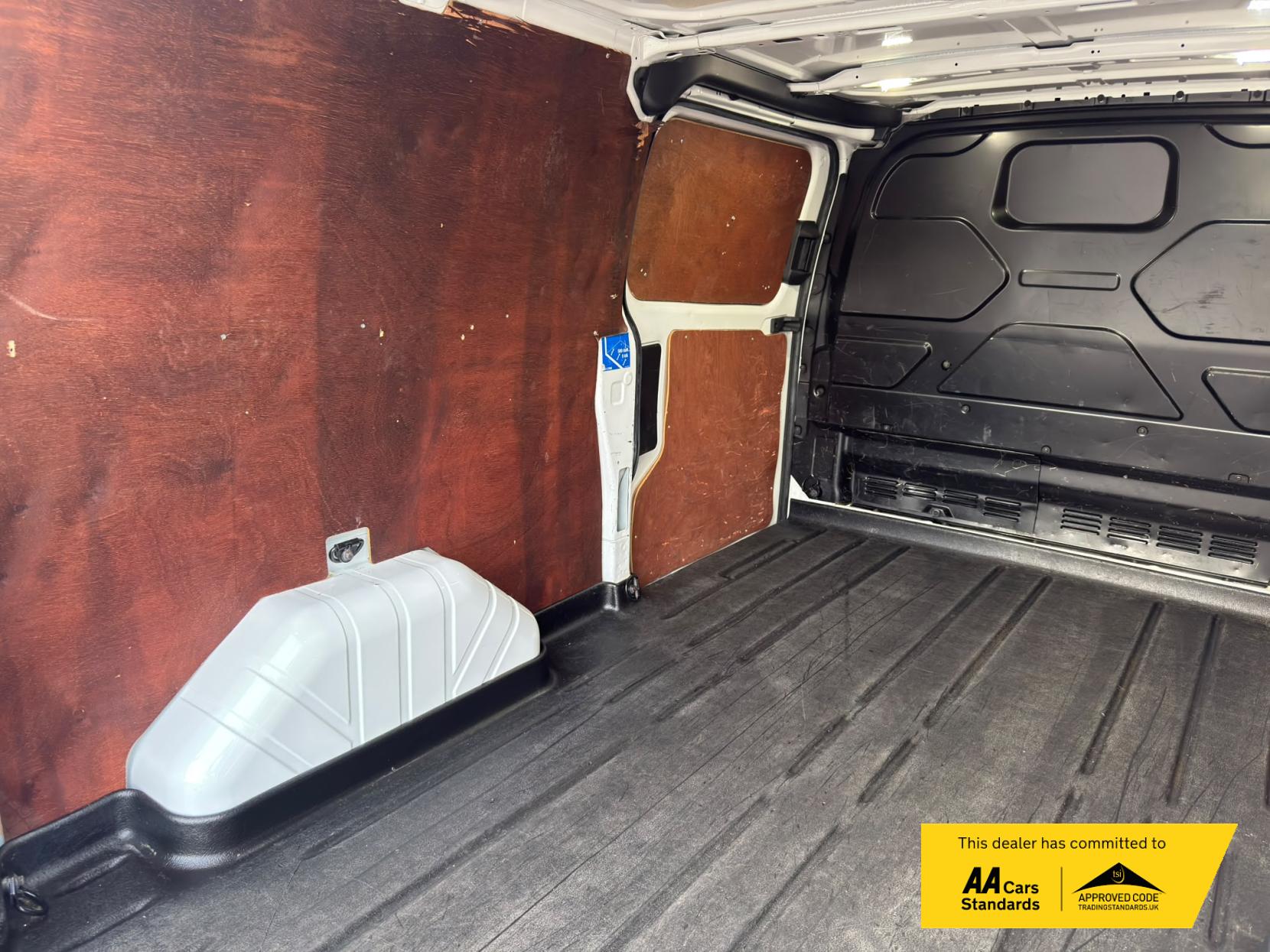 2021 Ford Transit Custom 2.0 300 EcoBlue Limited Panel Van 5dr Diesel Manual L2 H1 Euro 6 (s/s) (130 ps) - Thumbnail 21
