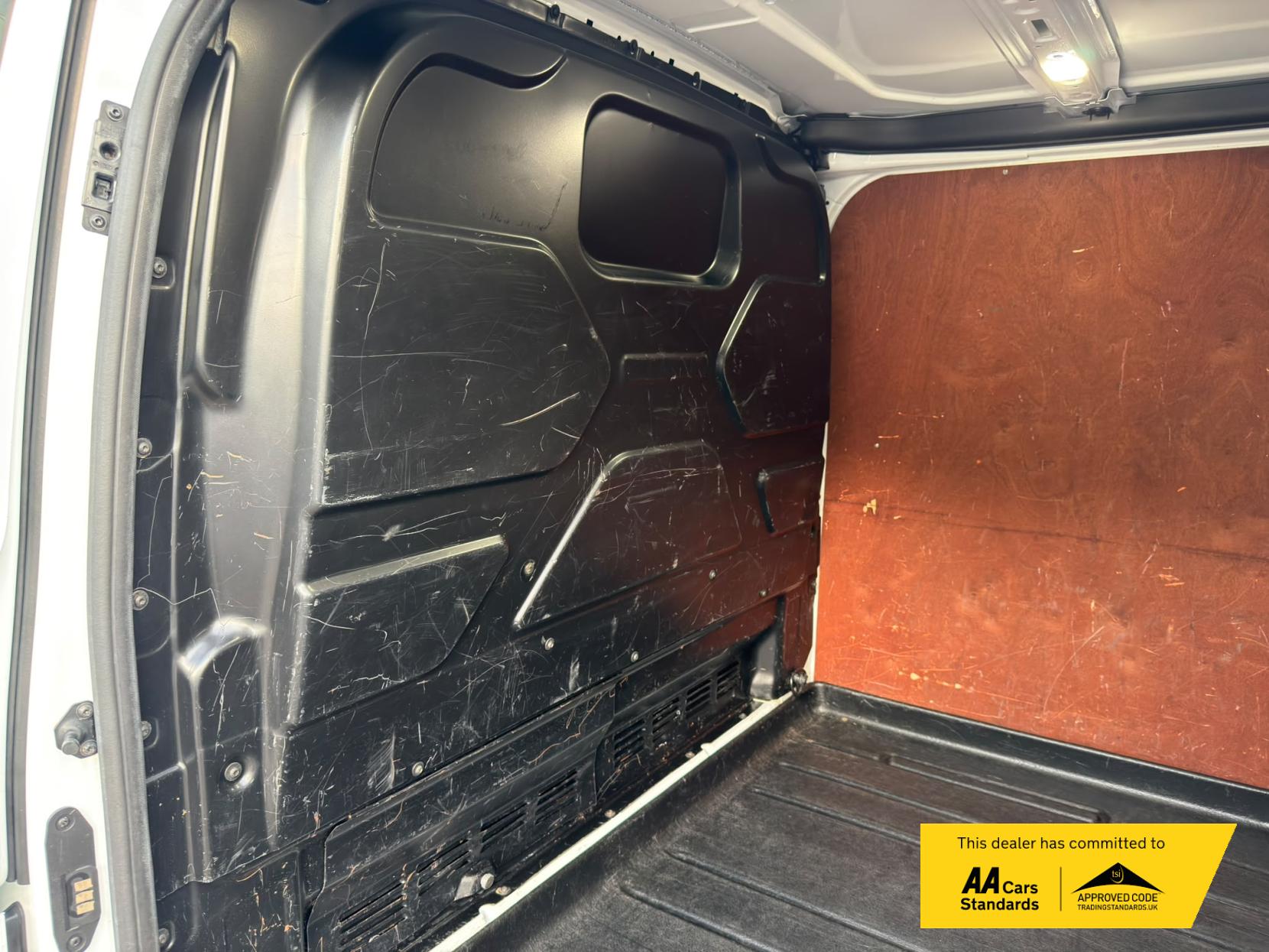2021 Ford Transit Custom 2.0 300 EcoBlue Limited Panel Van 5dr Diesel Manual L2 H1 Euro 6 (s/s) (130 ps) - Thumbnail 24