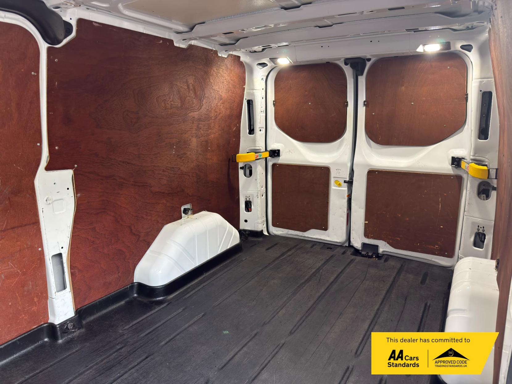 2021 Ford Transit Custom 2.0 300 EcoBlue Limited Panel Van 5dr Diesel Manual L2 H1 Euro 6 (s/s) (130 ps) - Thumbnail 25