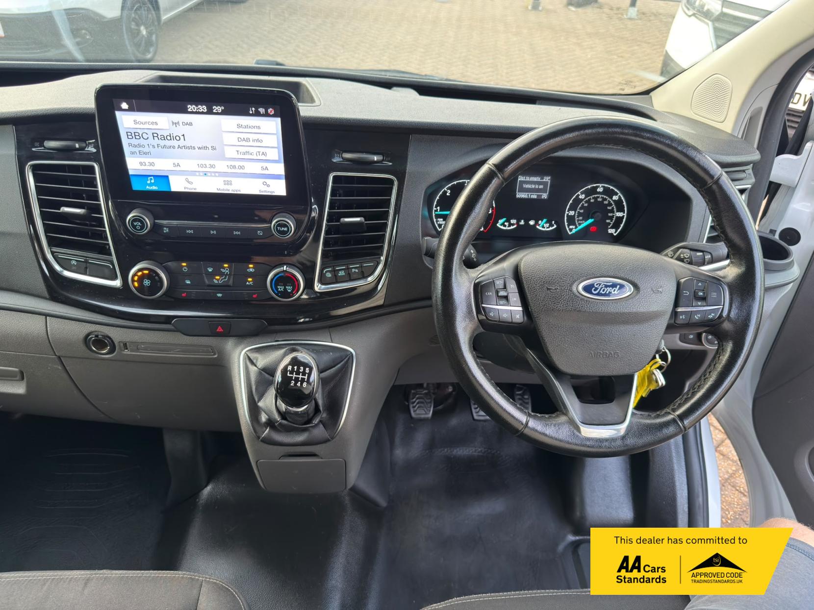 2021 Ford Transit Custom 2.0 300 EcoBlue Limited Panel Van 5dr Diesel Manual L2 H1 Euro 6 (s/s) (130 ps) - Thumbnail 37