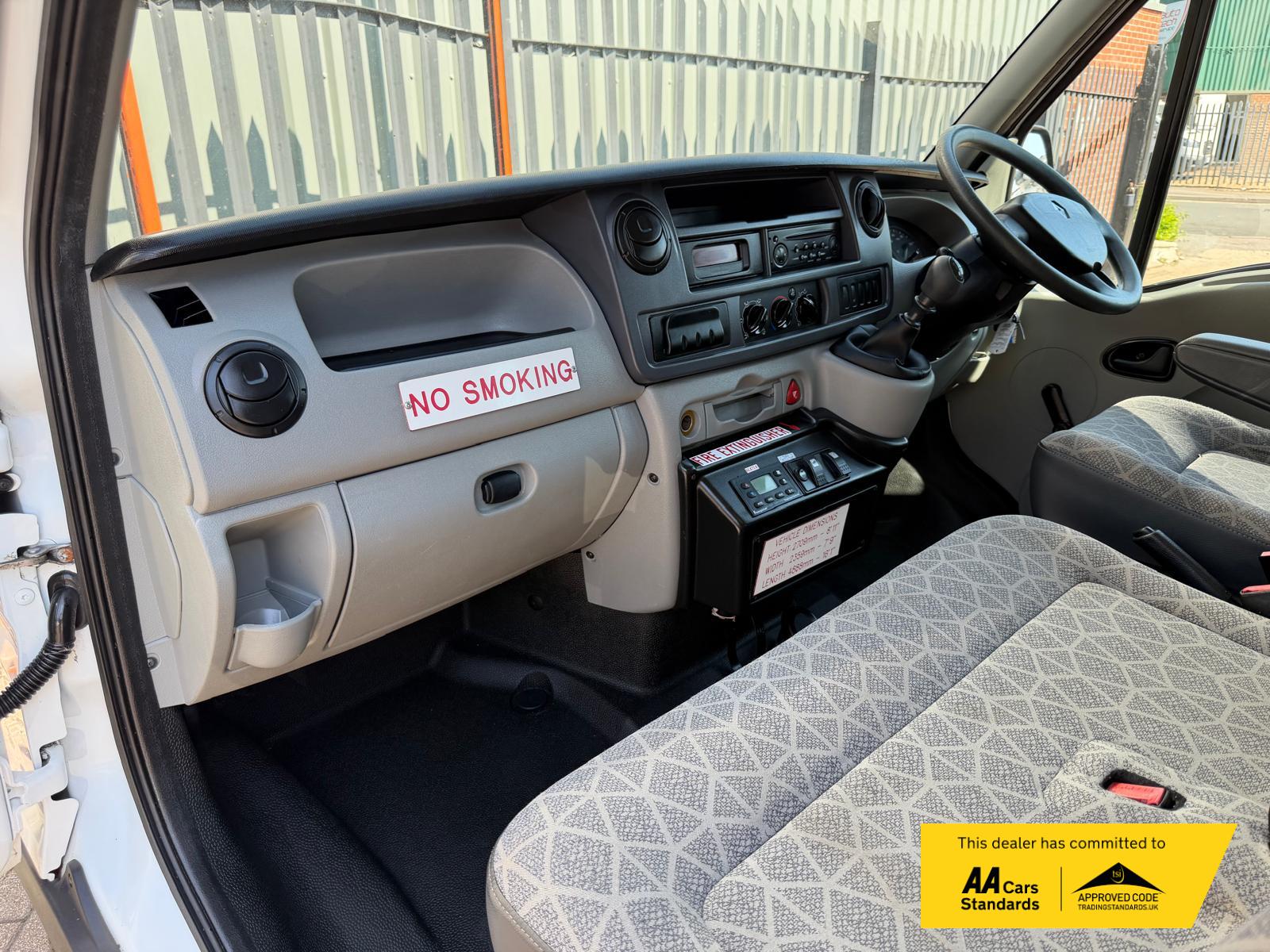 2010 Renault Master 2.5D SL33 Minibus 4dr Diesel Manual FWD L1 H2 (78 bhp) - Thumbnail 33